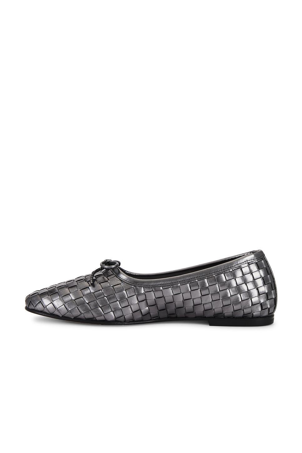 Roma Flat Freda Salvador Product Image