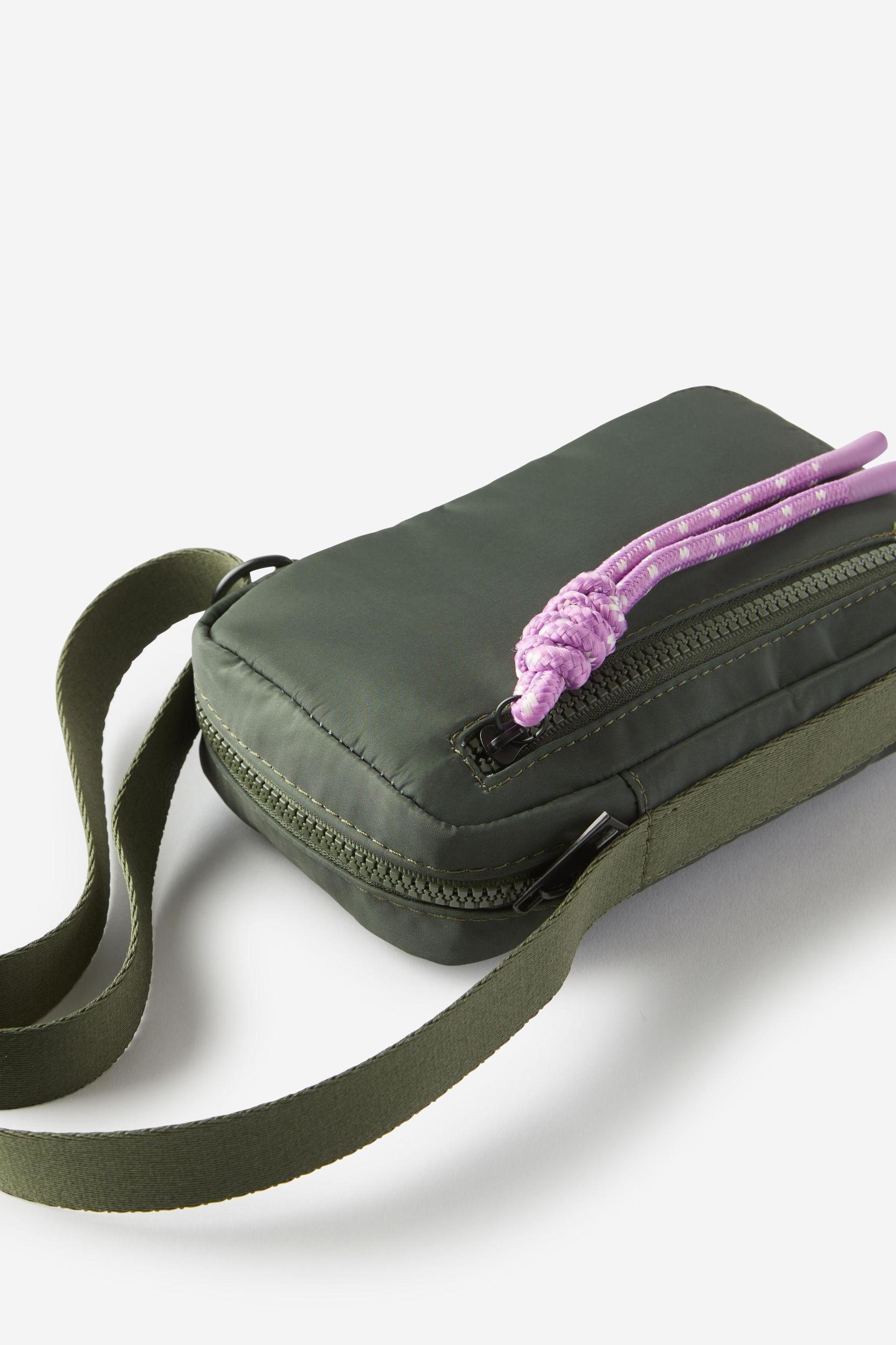 Crossbody Leisure Bag Product Image