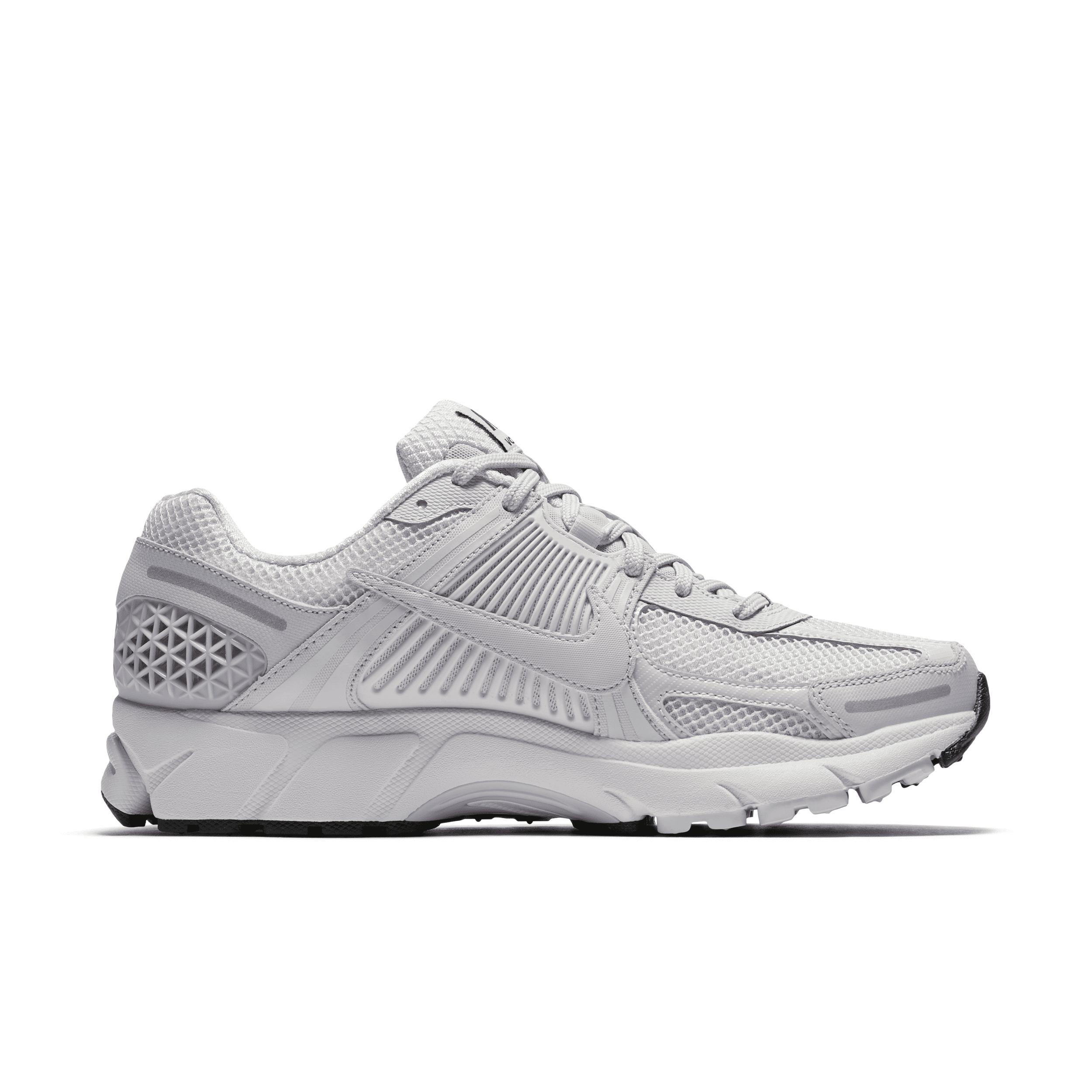 Nike Men's Zoom Vomero 5 Shoes Product Image