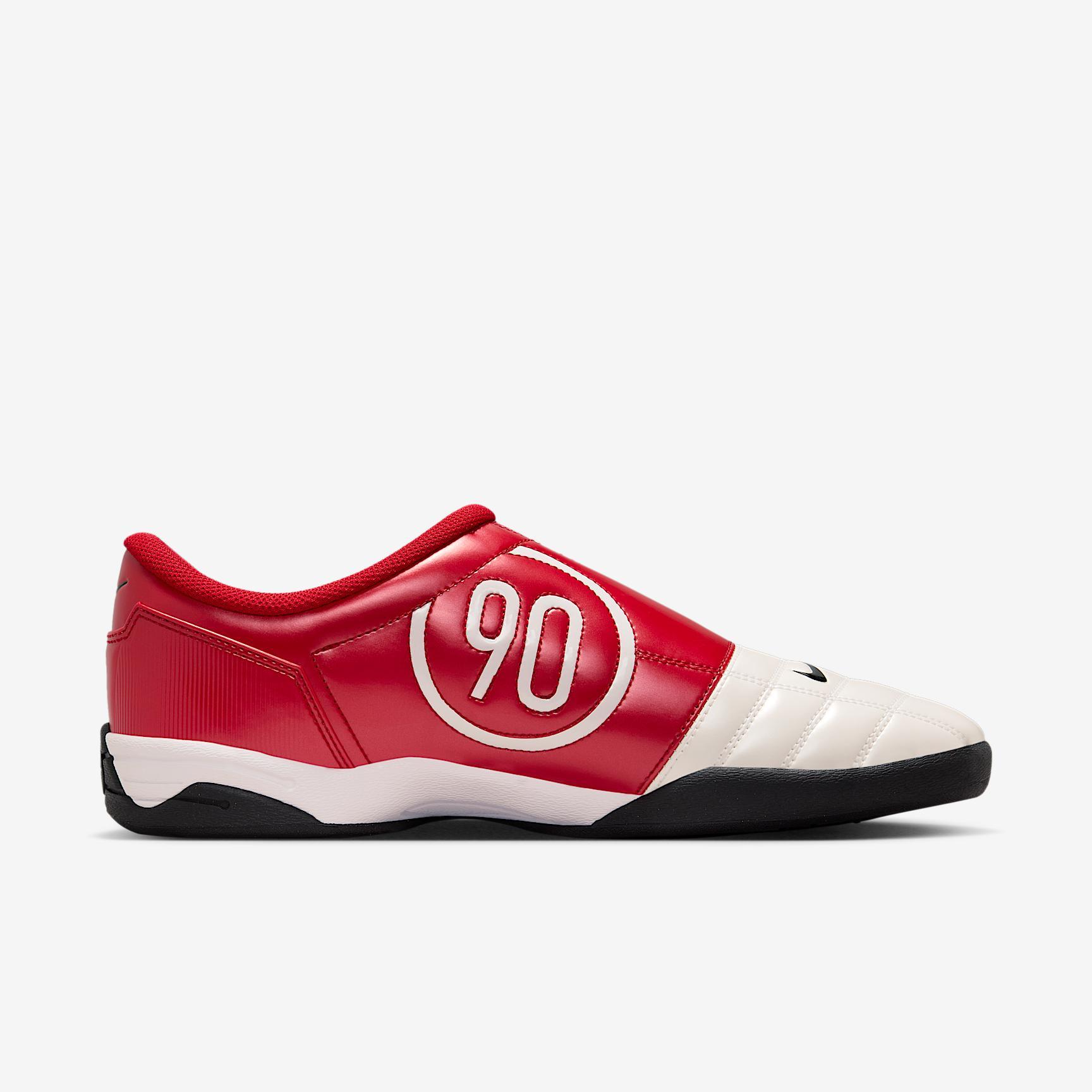 Nike Total 90 Men's Shoes Product Image