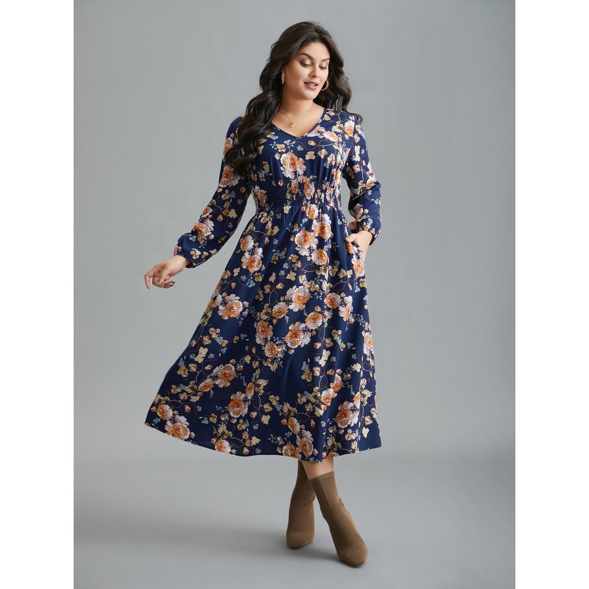 Plus Size Floral Shirred V-Neck Maxi Dress DarkBlue Women Elegant Shirred V-neck Long Sleeve Curvy BloomChic 14-16/1X Product Image