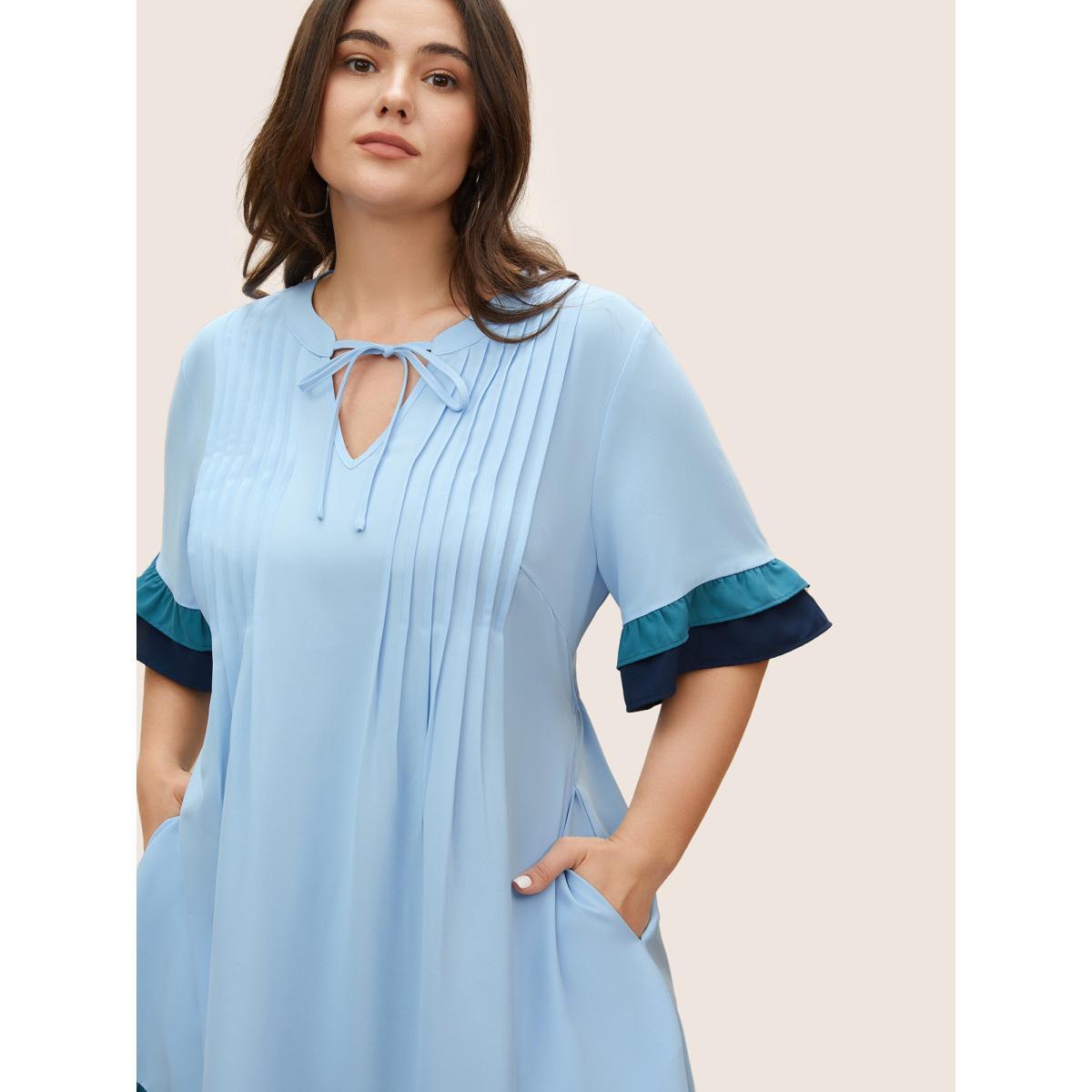 Plus Size Colorblock Contrast Tie Knot Ruffles Dress DarkBlue Women Casual Tucked seam Notched collar Half Sleeve Curvy BloomChic 30/6X Product Image