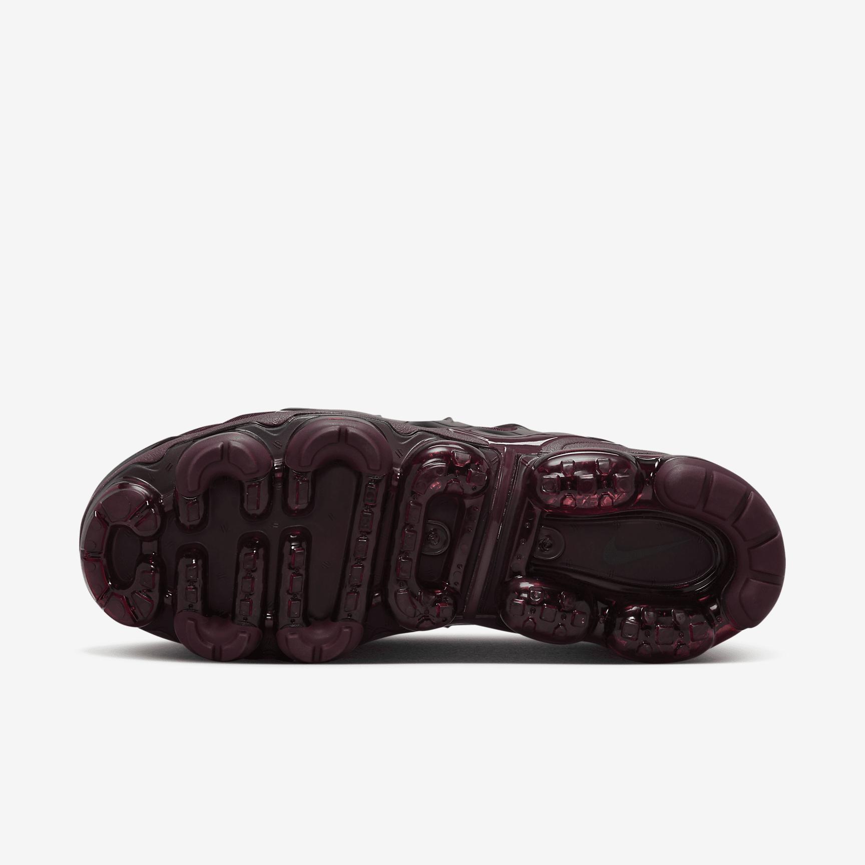 Nike Men's Air VaporMax Plus Shoes Product Image
