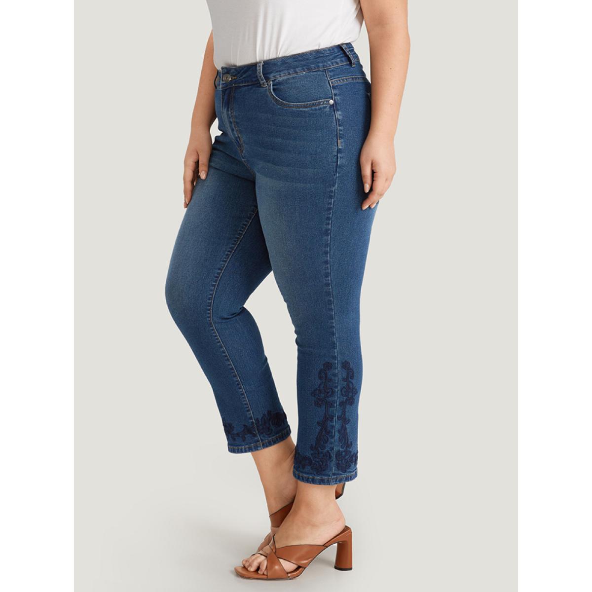 Plus Size Floral Embroidered High Rise Dark Wash Jeans Women Blue Casual Plain Embroidered High stretch Side seam pocket Jeans BloomChic 26/4X Product Image