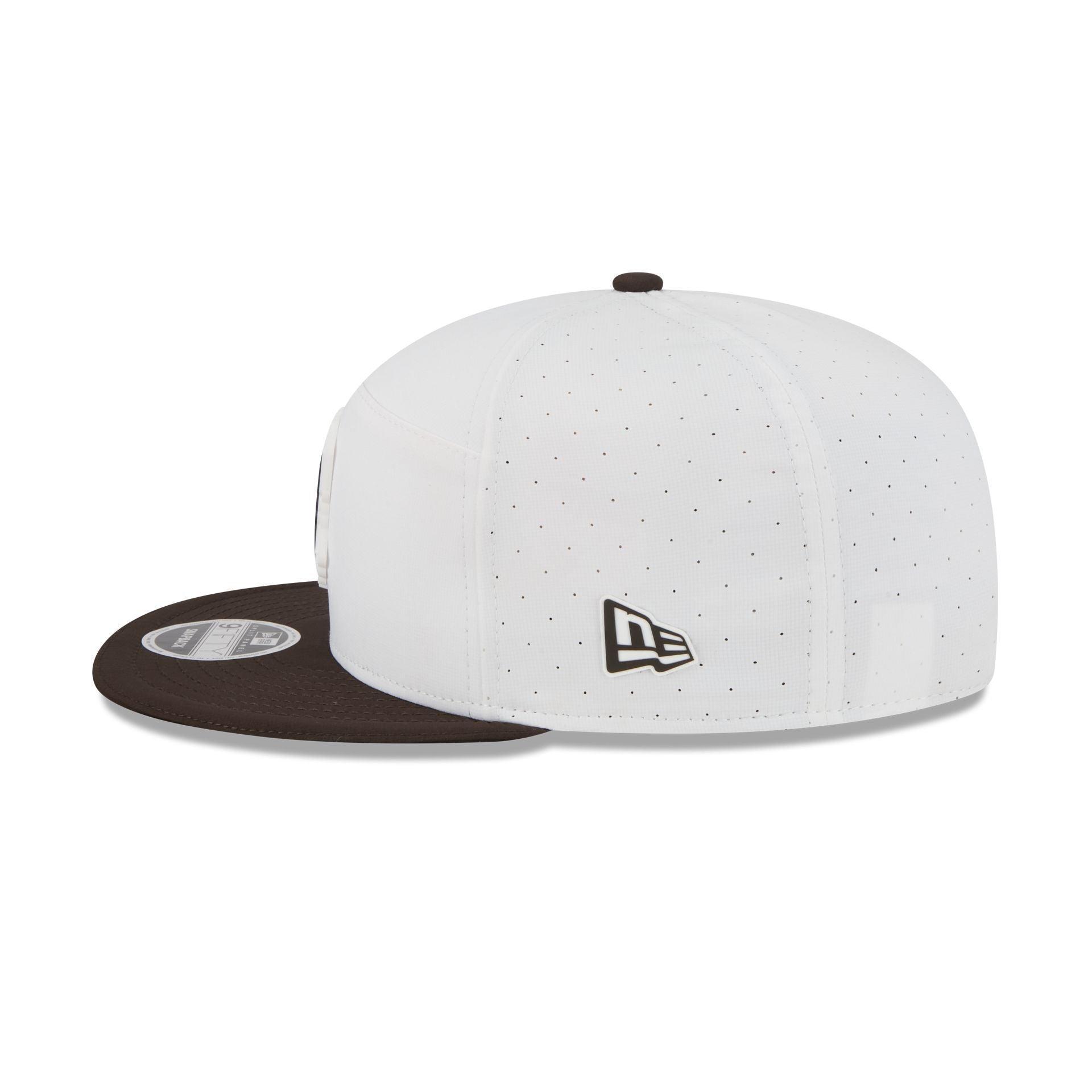Chicago Blackhawks Chrome White 59FIFTY Fitted Hat Male Product Image