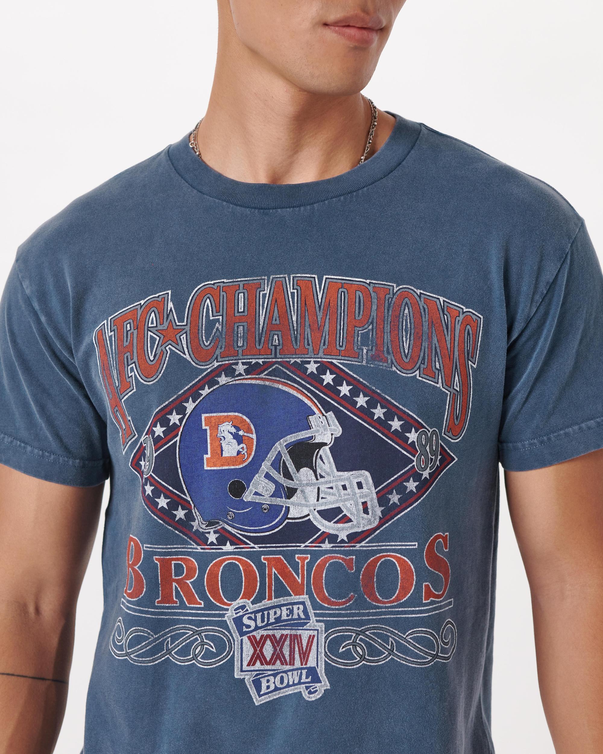 Tampa Bay Buccaneers Graphic Tee Product Image
