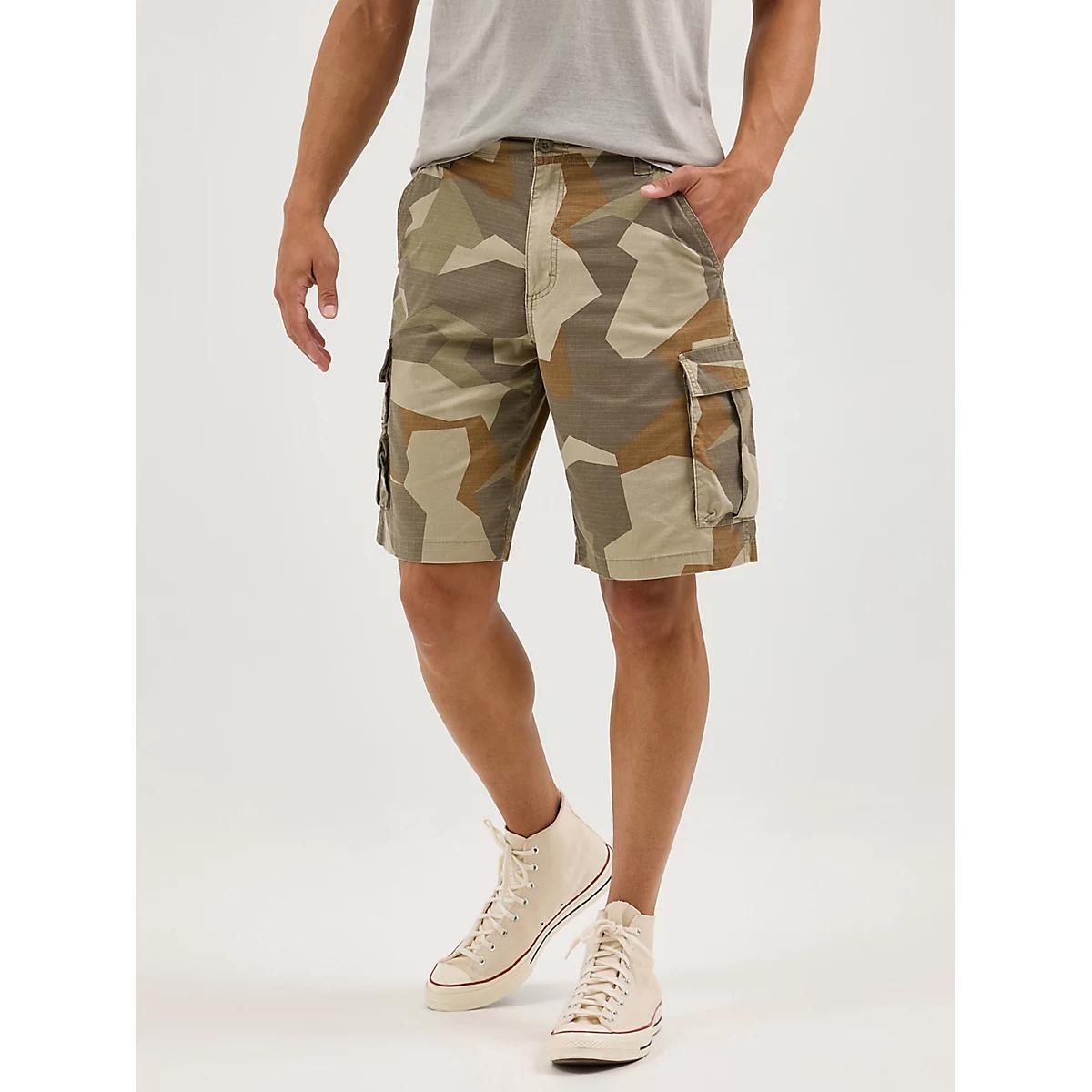 Men's Cargo Short in Pine Product Image