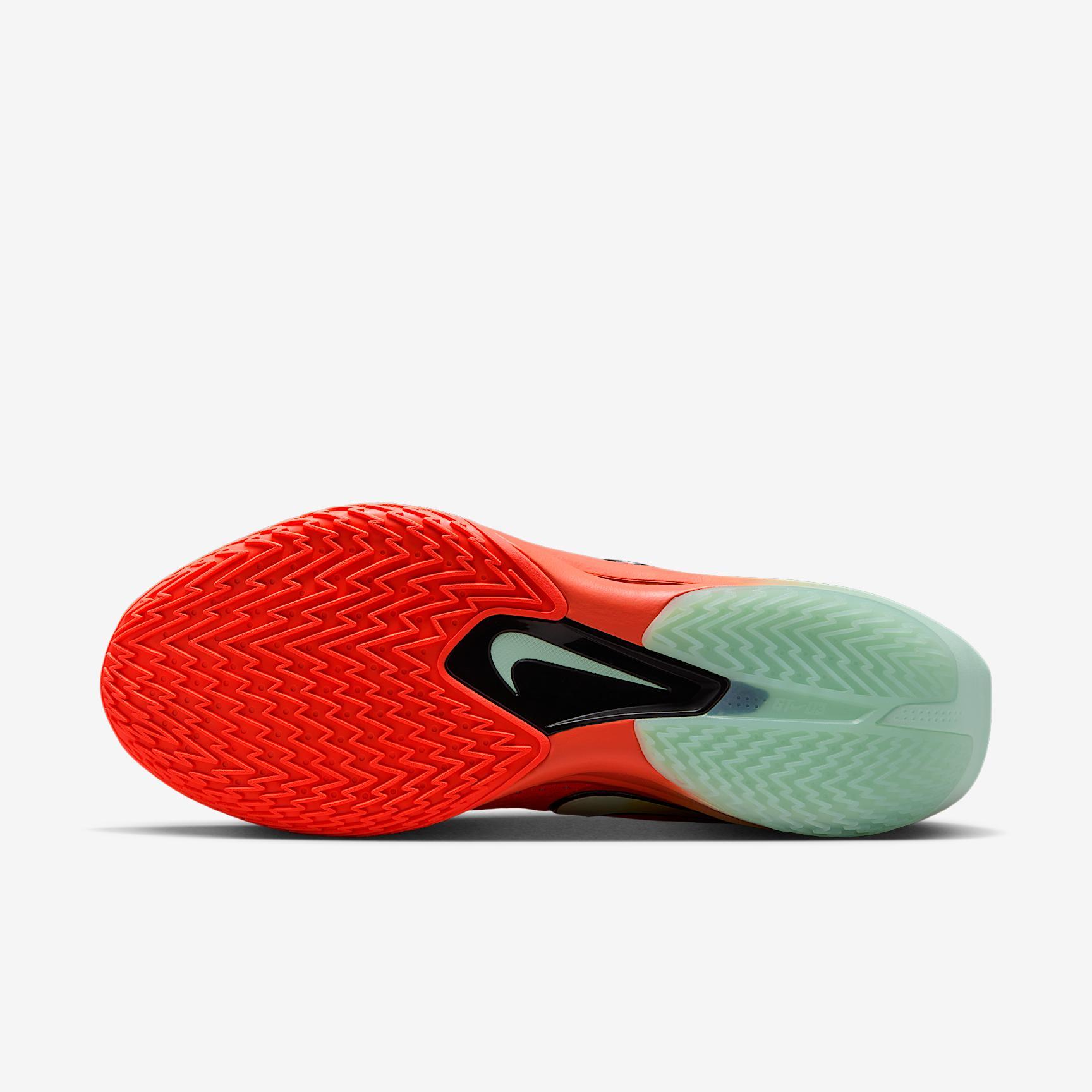 Nike G.T. Cut 3 Basketball Shoes Product Image