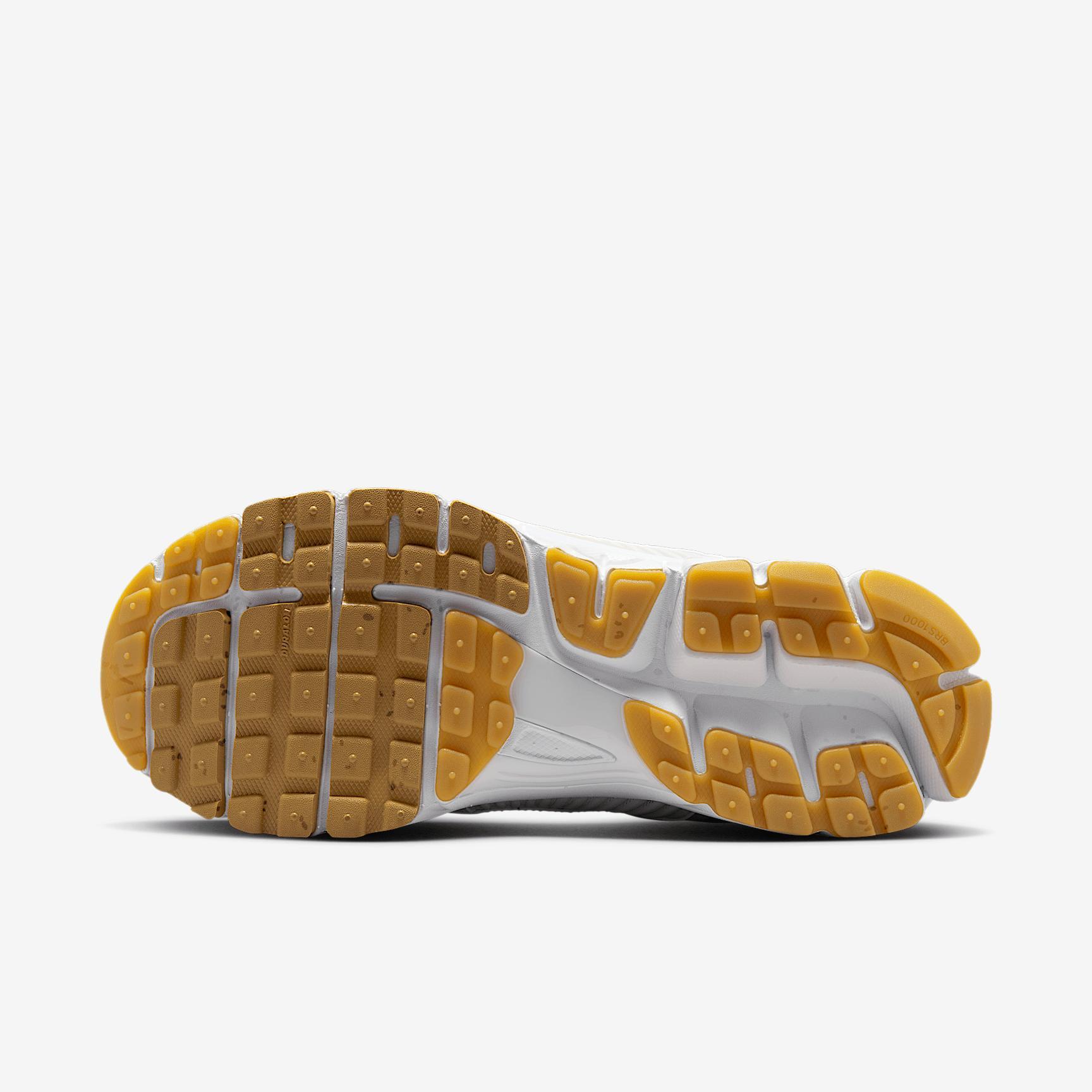 Nike Women's Zoom Vomero 5 Shoes Product Image