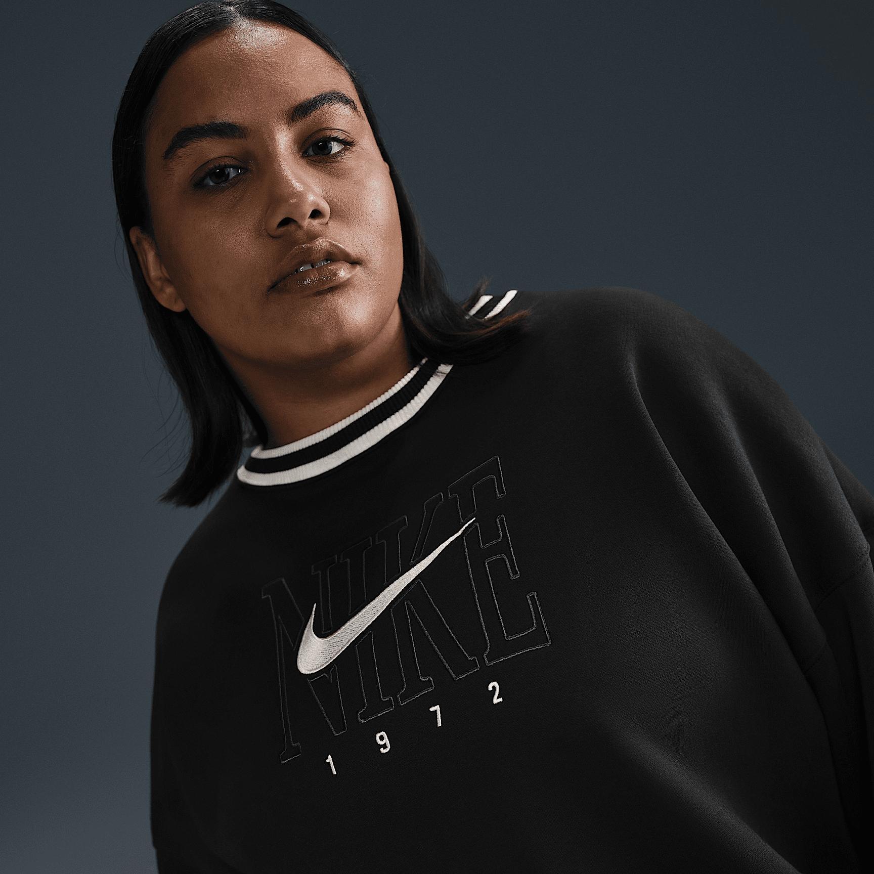 Nike Sportswear Phoenix Fleece Women's Oversized Graphic Crew-Neck Sweatshirt (Plus Size) Product Image