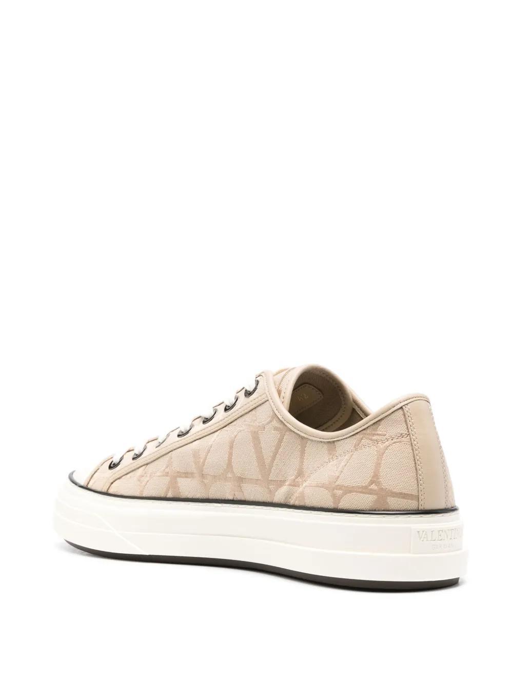 Toile Iconographe sneakers Product Image