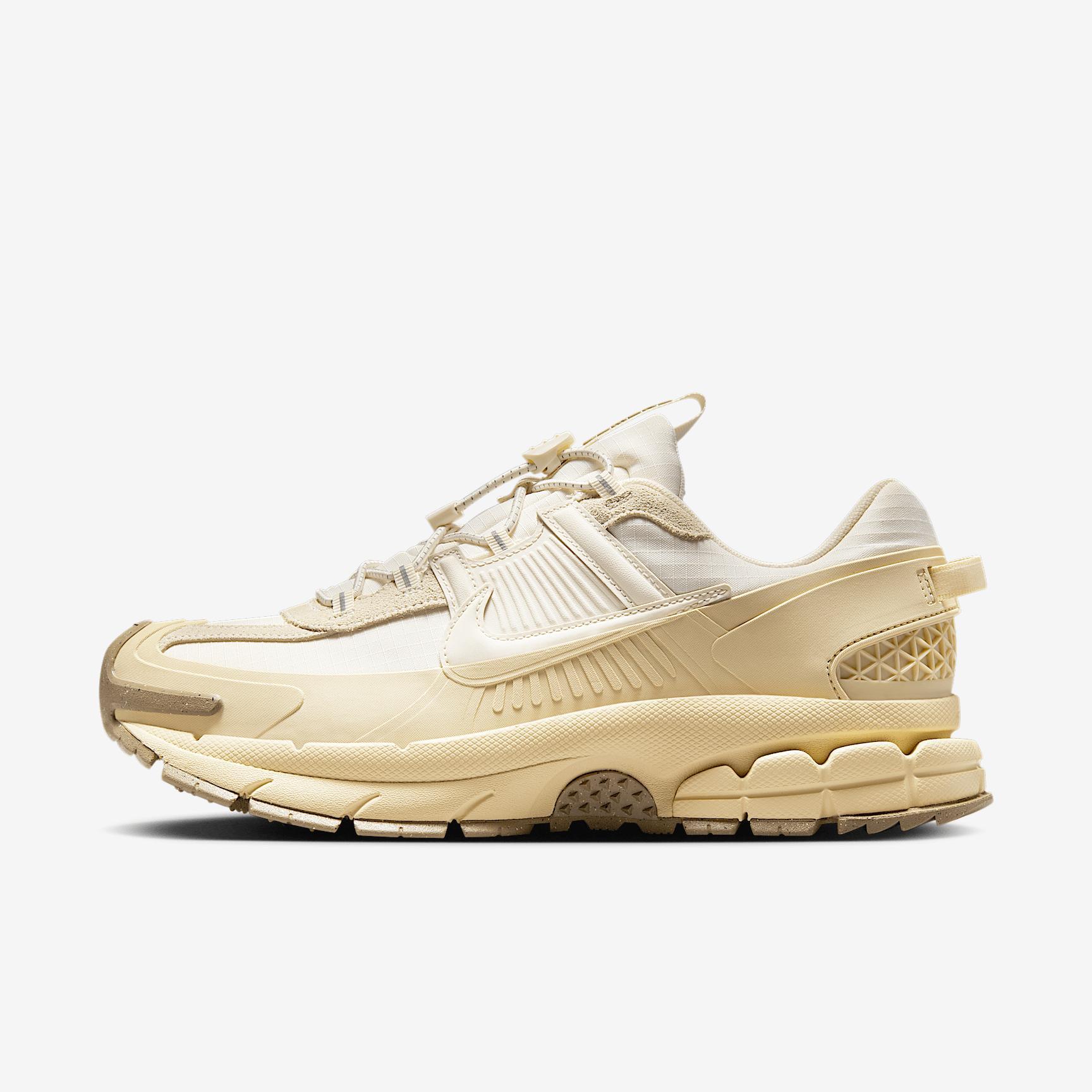 Nike Mens Zoom Vomero Roam Casual Shoes in College Grey/Vast Grey/White Product Image