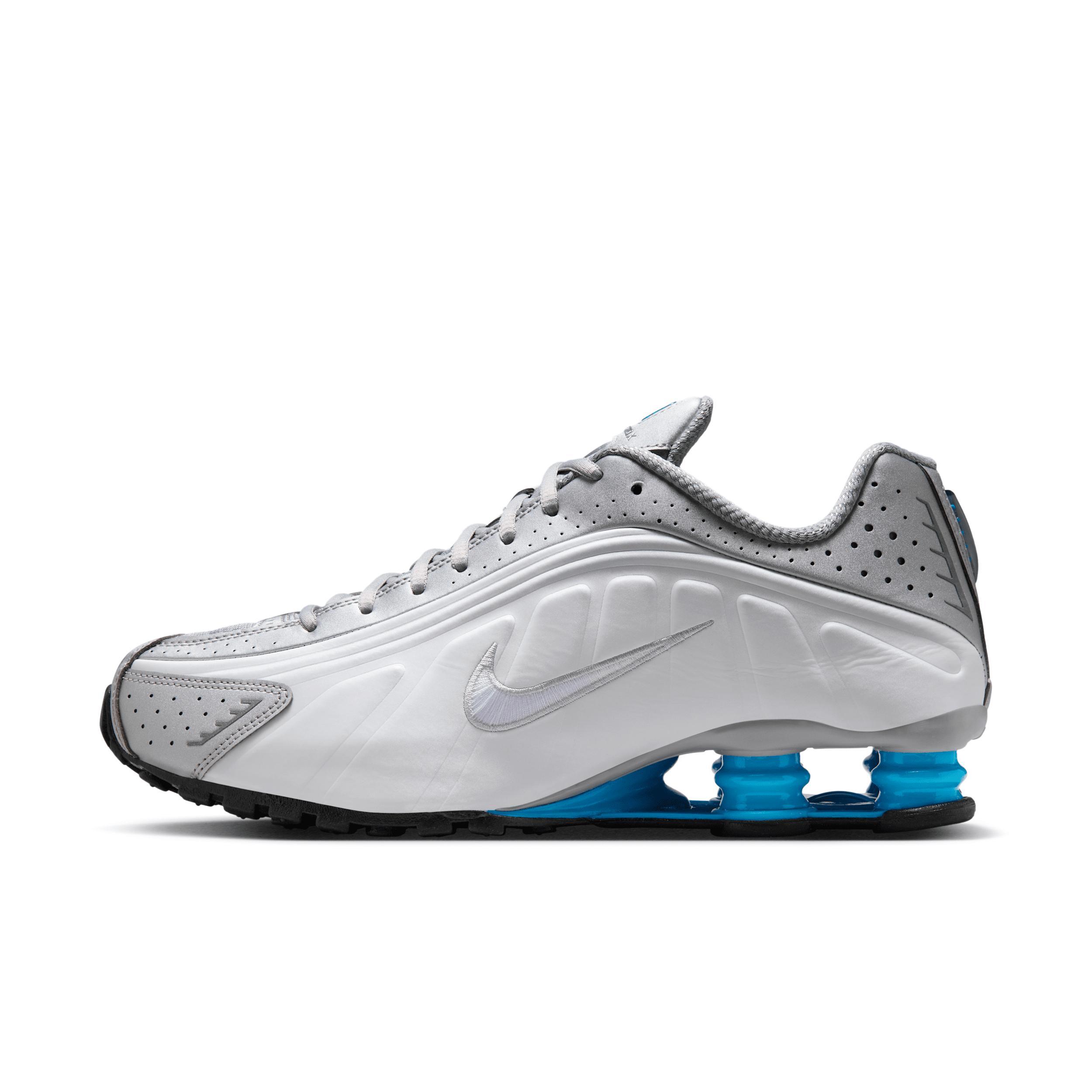 Nike Men's Shox R4 Shoes Product Image