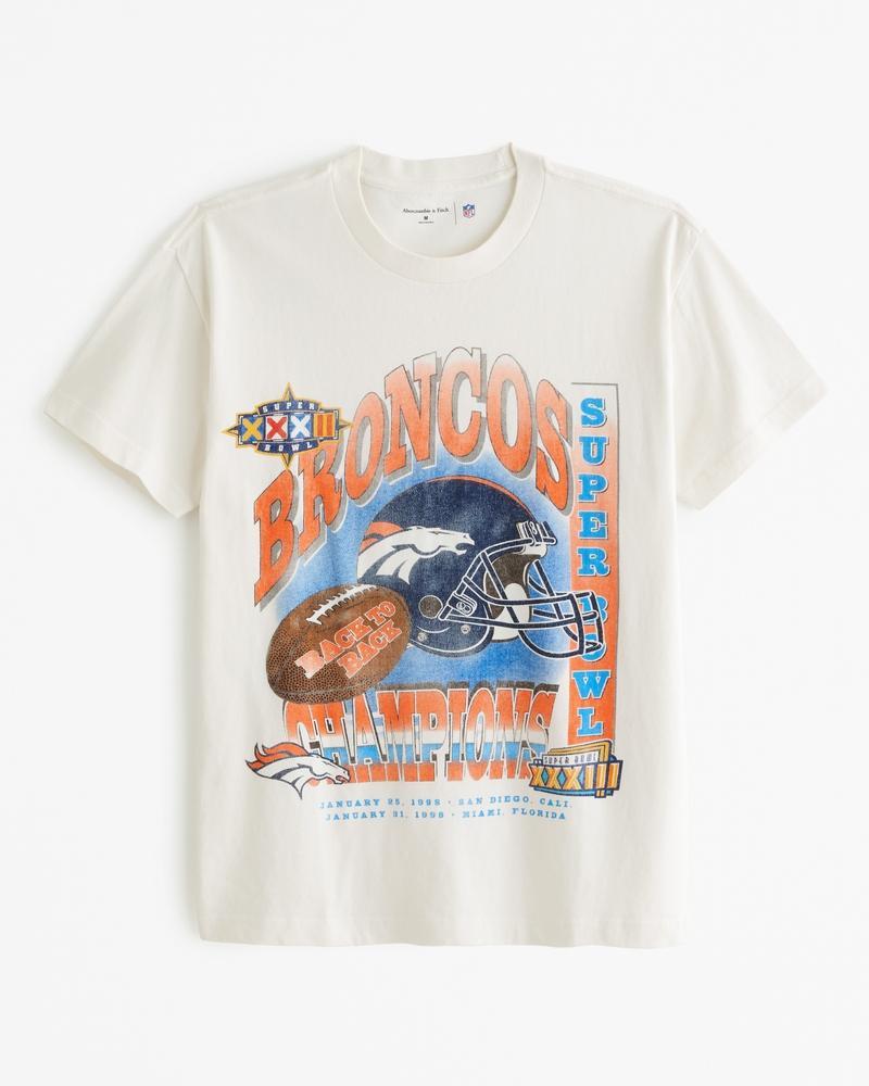 Tampa Bay Buccaneers Graphic Tee Product Image
