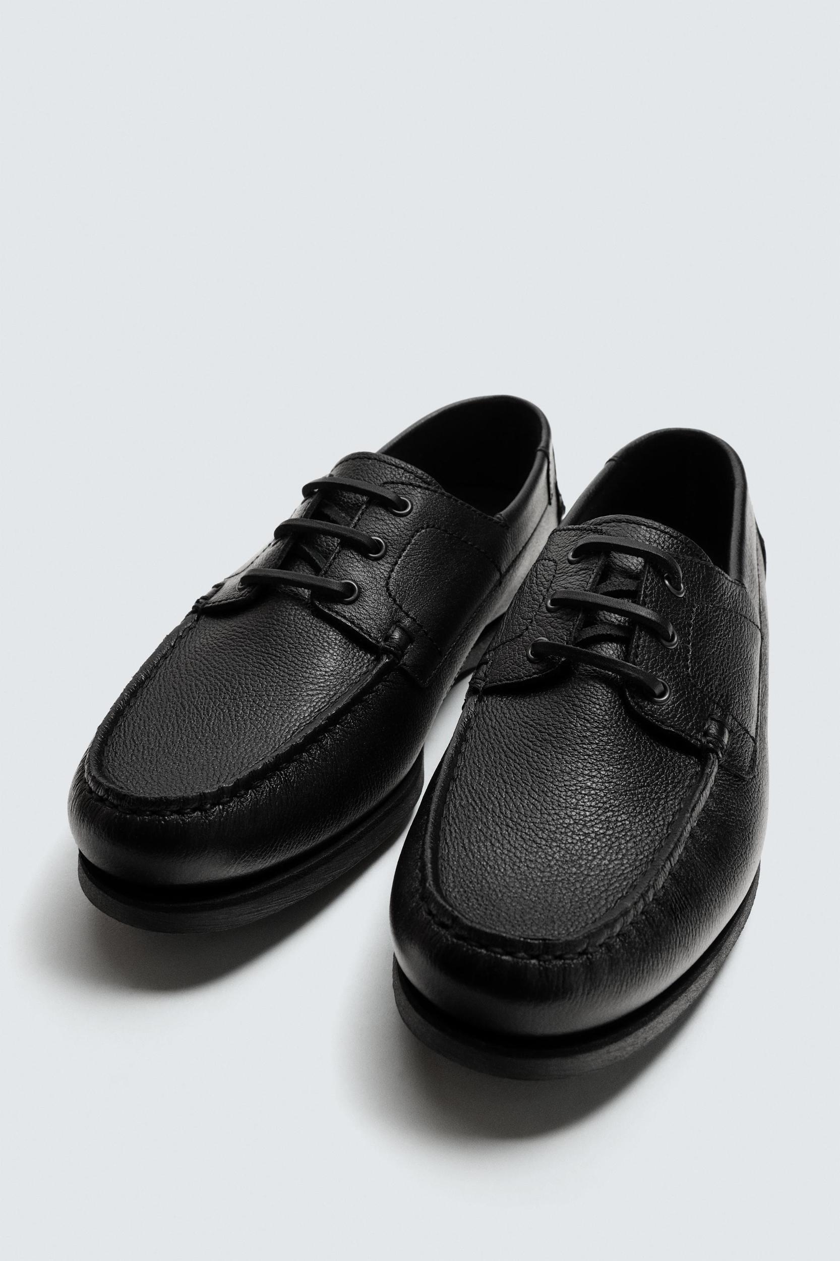 LEATHER DECK SHOES Product Image