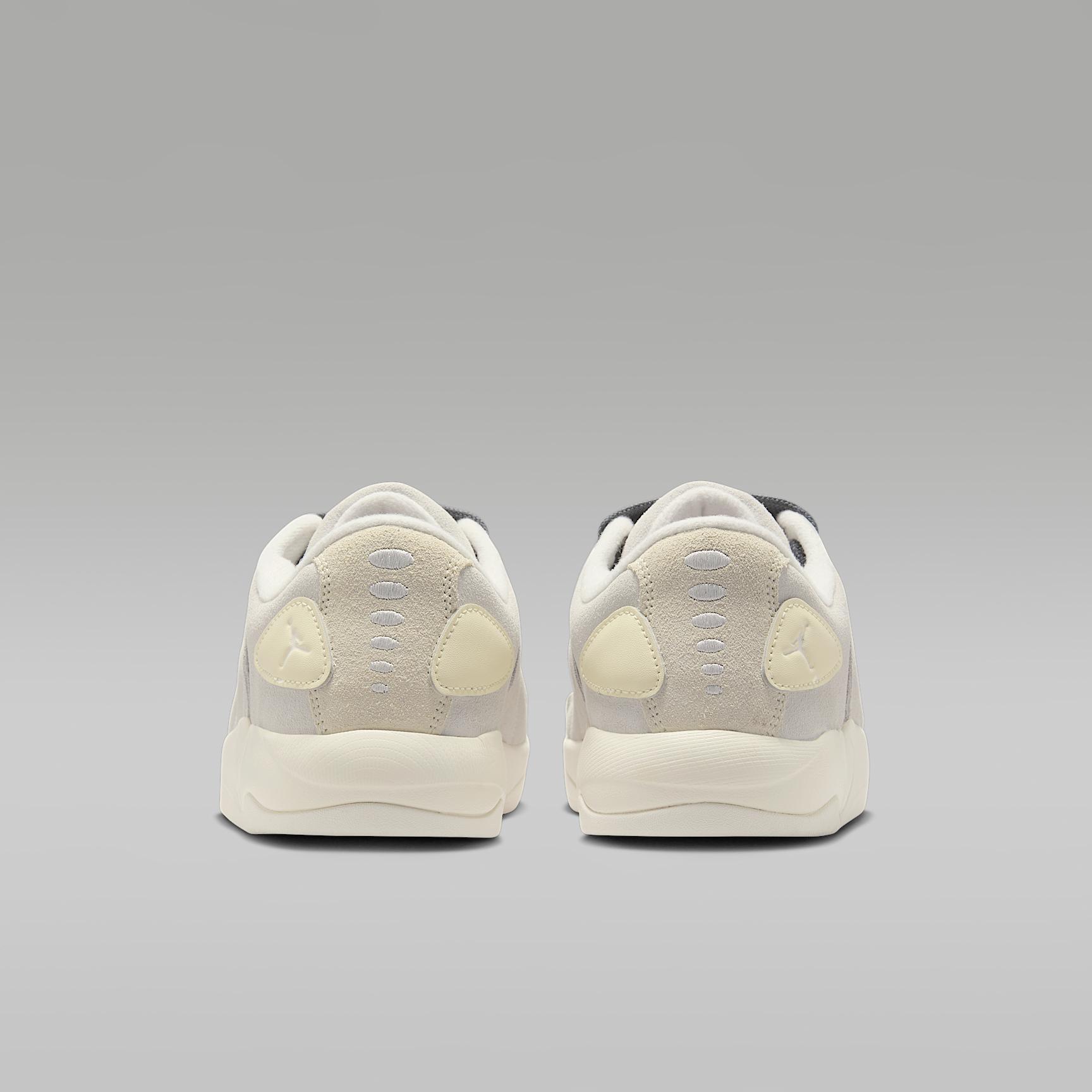 Men's Jordan Session Shoes Product Image