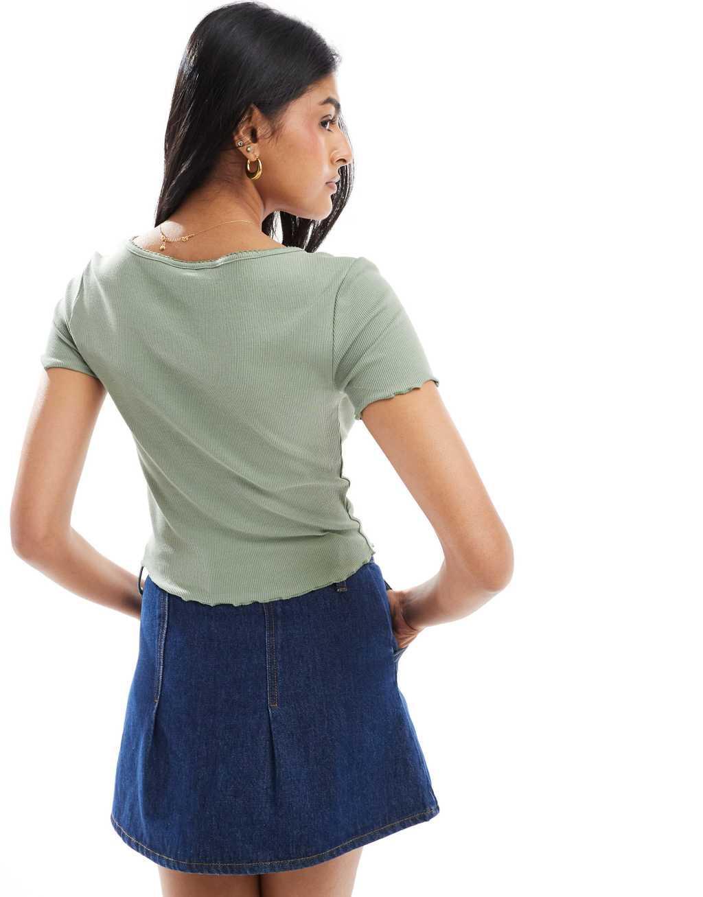 ONLY ribbed v-neck lettuce hem top with print in sage green  Product Image