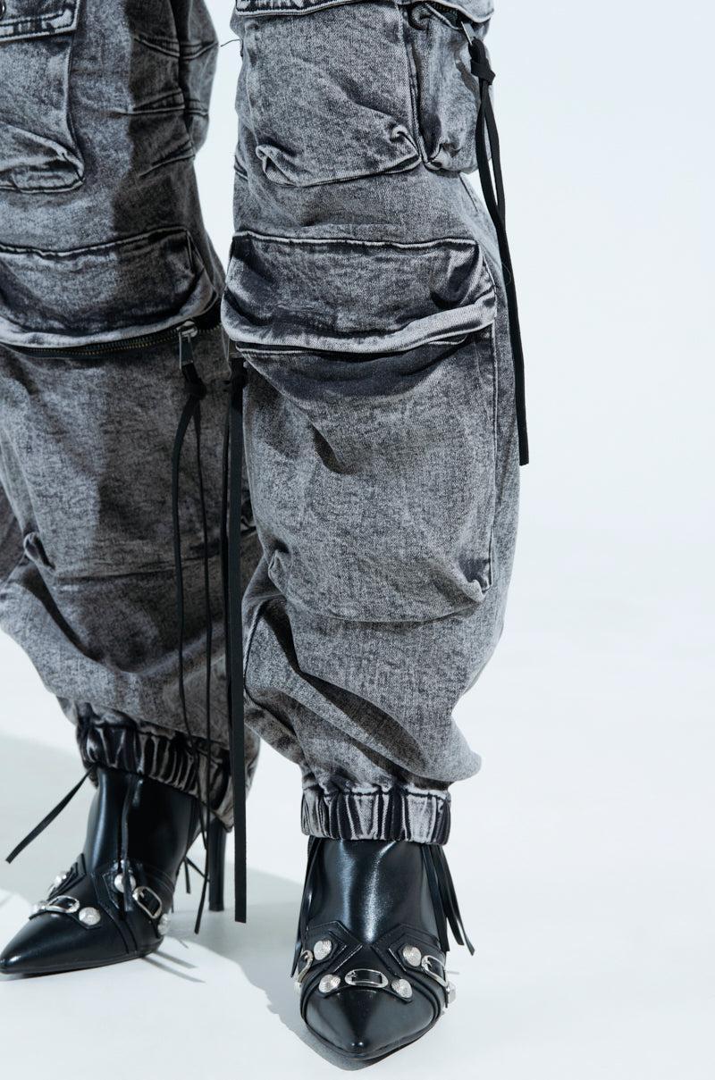 LOOKS FIRE DENIM JOGGER Product Image