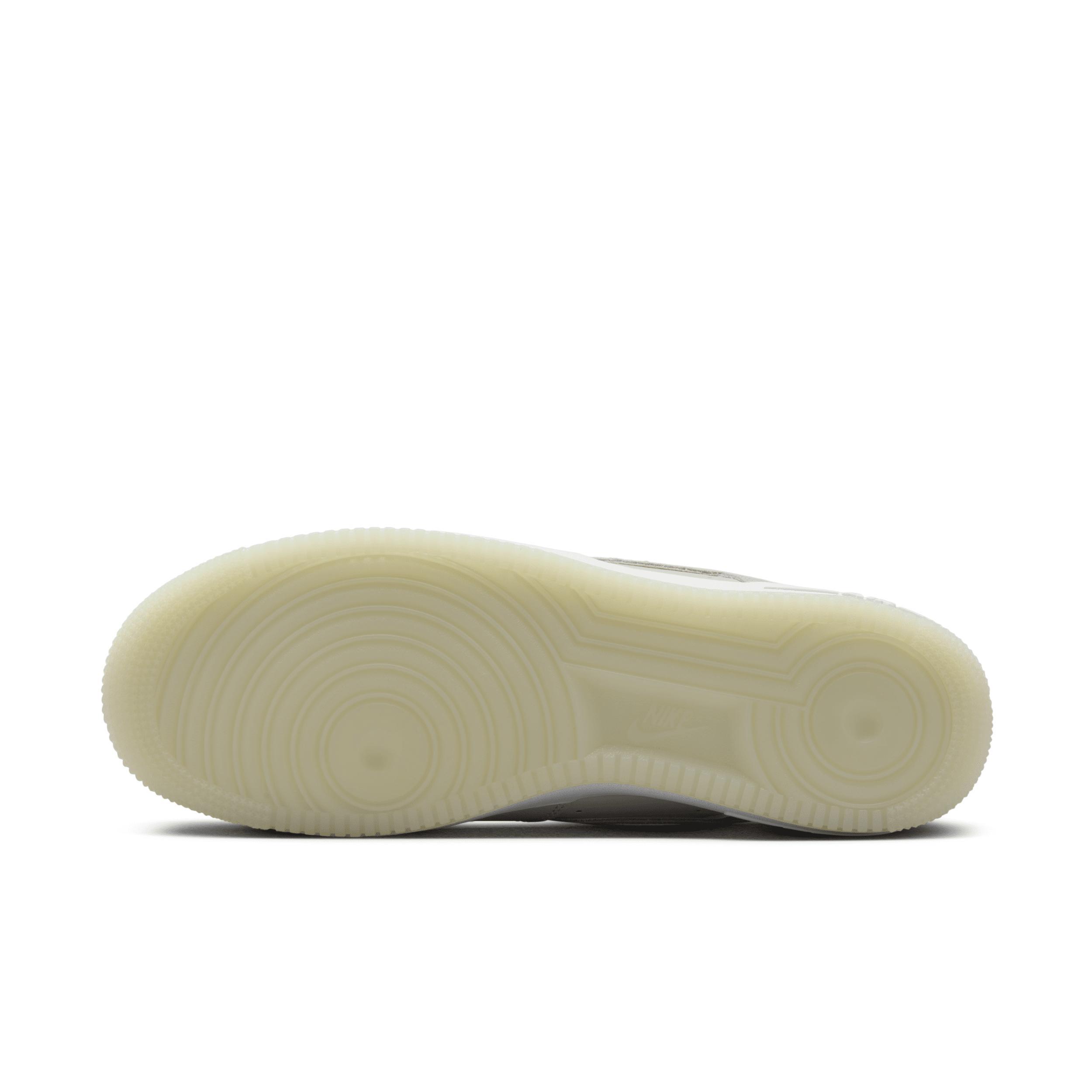 Nike Air Force 1 '07 LV8 Men's Shoes Product Image