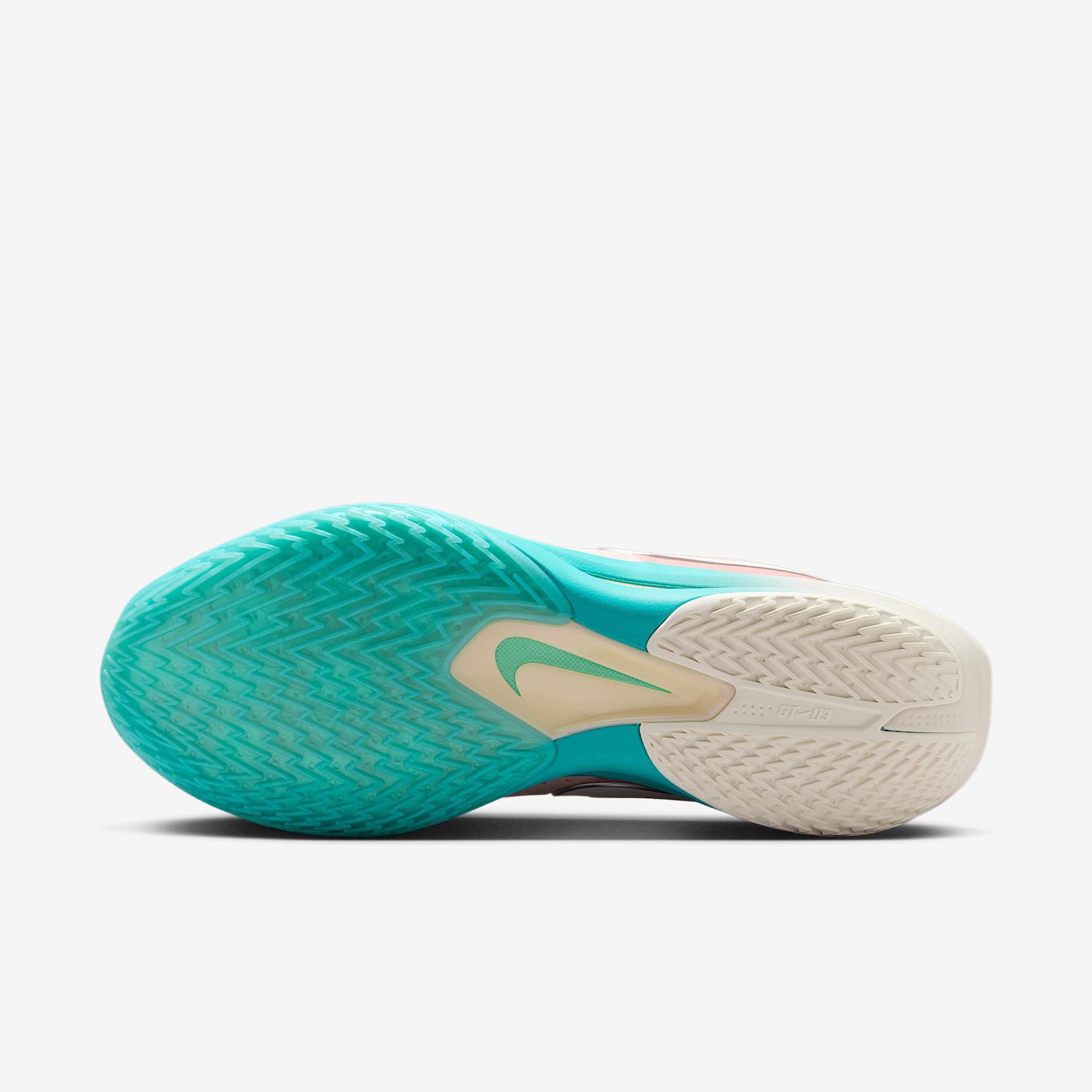 Nike G.T. Cut 3 Basketball Shoes Product Image