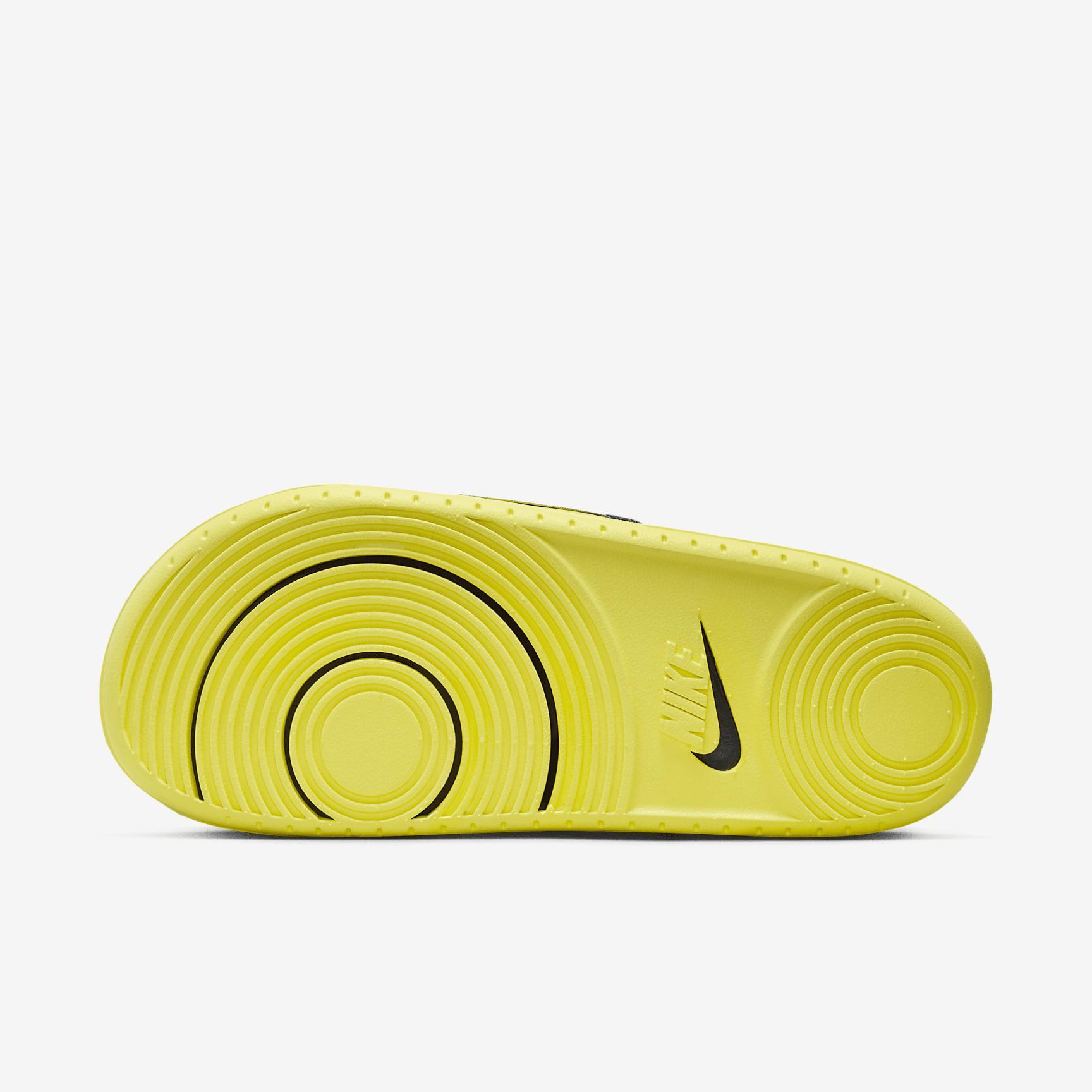 Nike Men's College Offcourt (Oregon) Slides Product Image