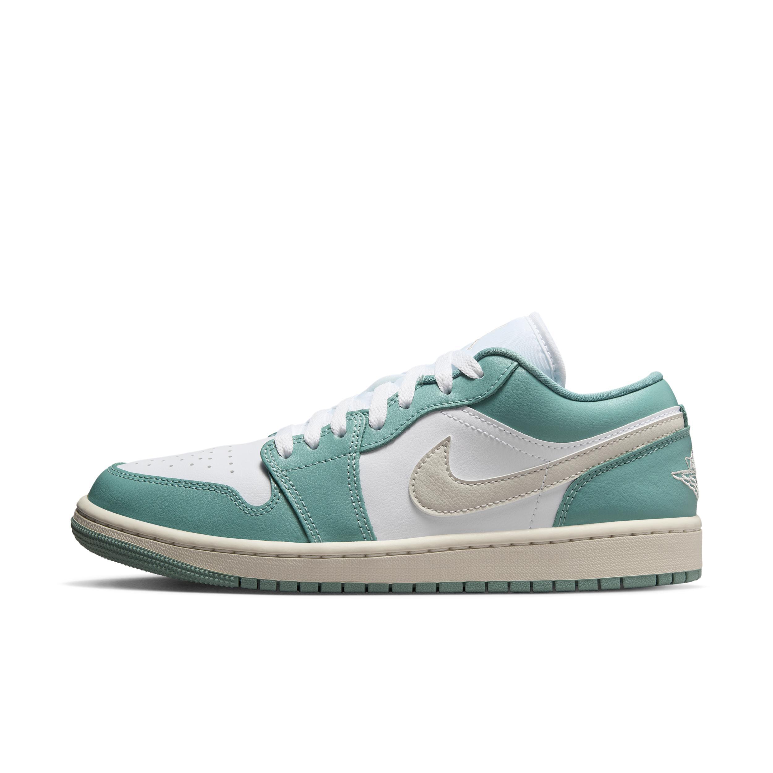 Air Jordan 1 Low Women's Shoes Product Image