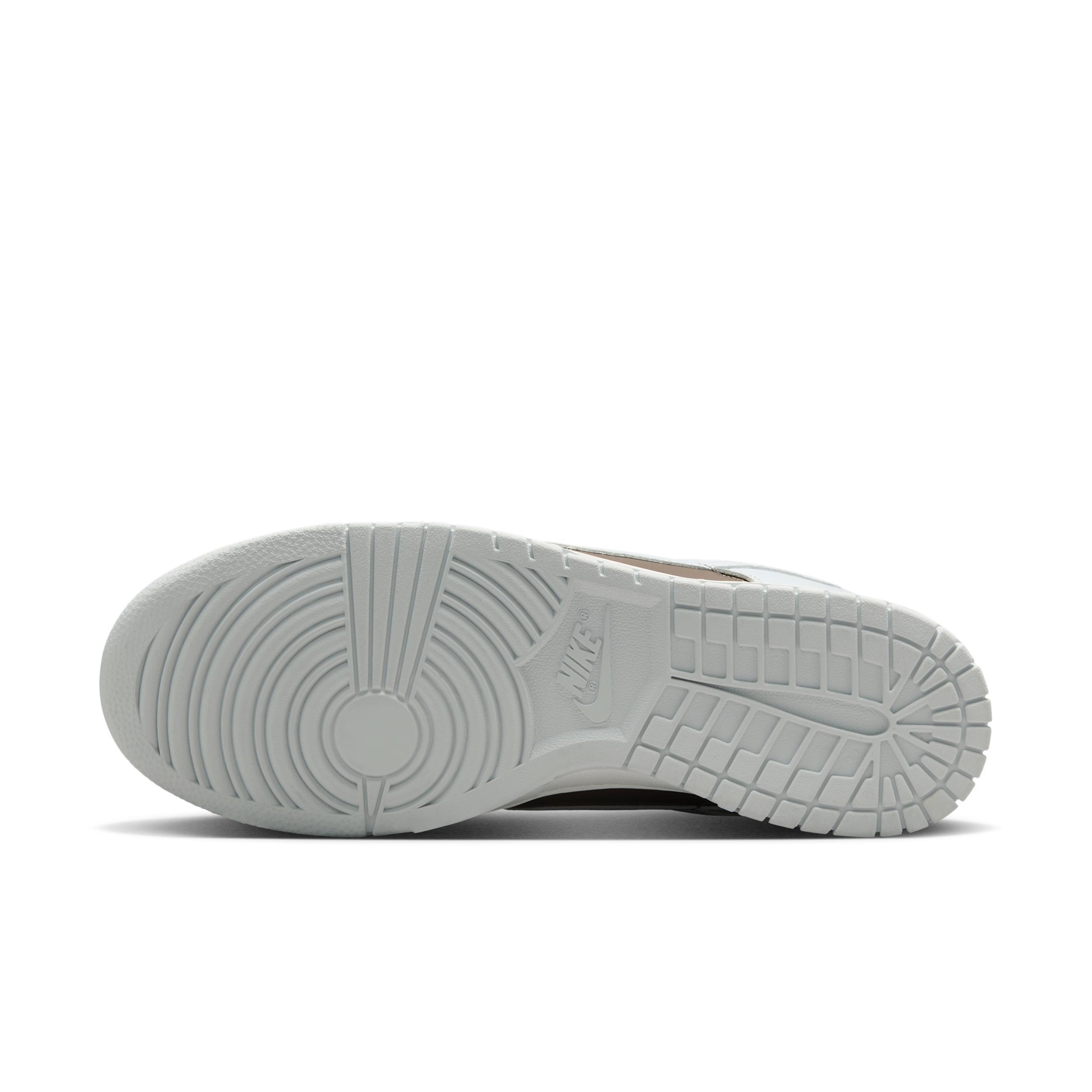 Nike Men's Dunk Low Retro Shoes Product Image