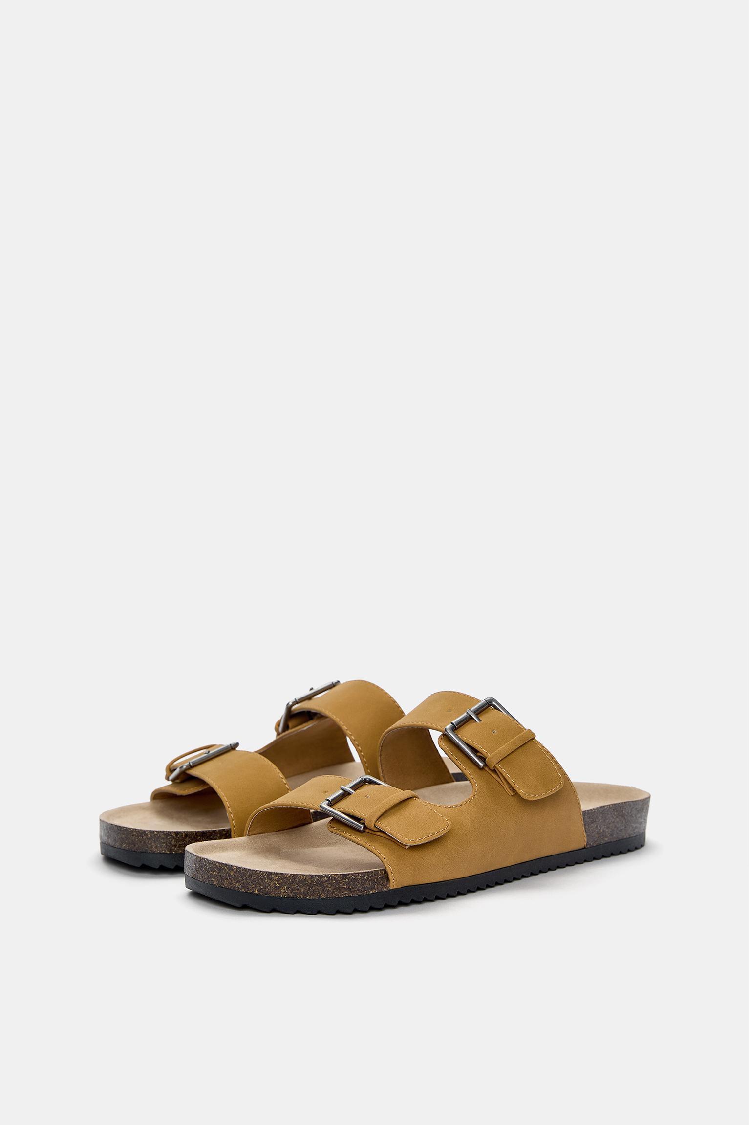 Buckled sandals Product Image