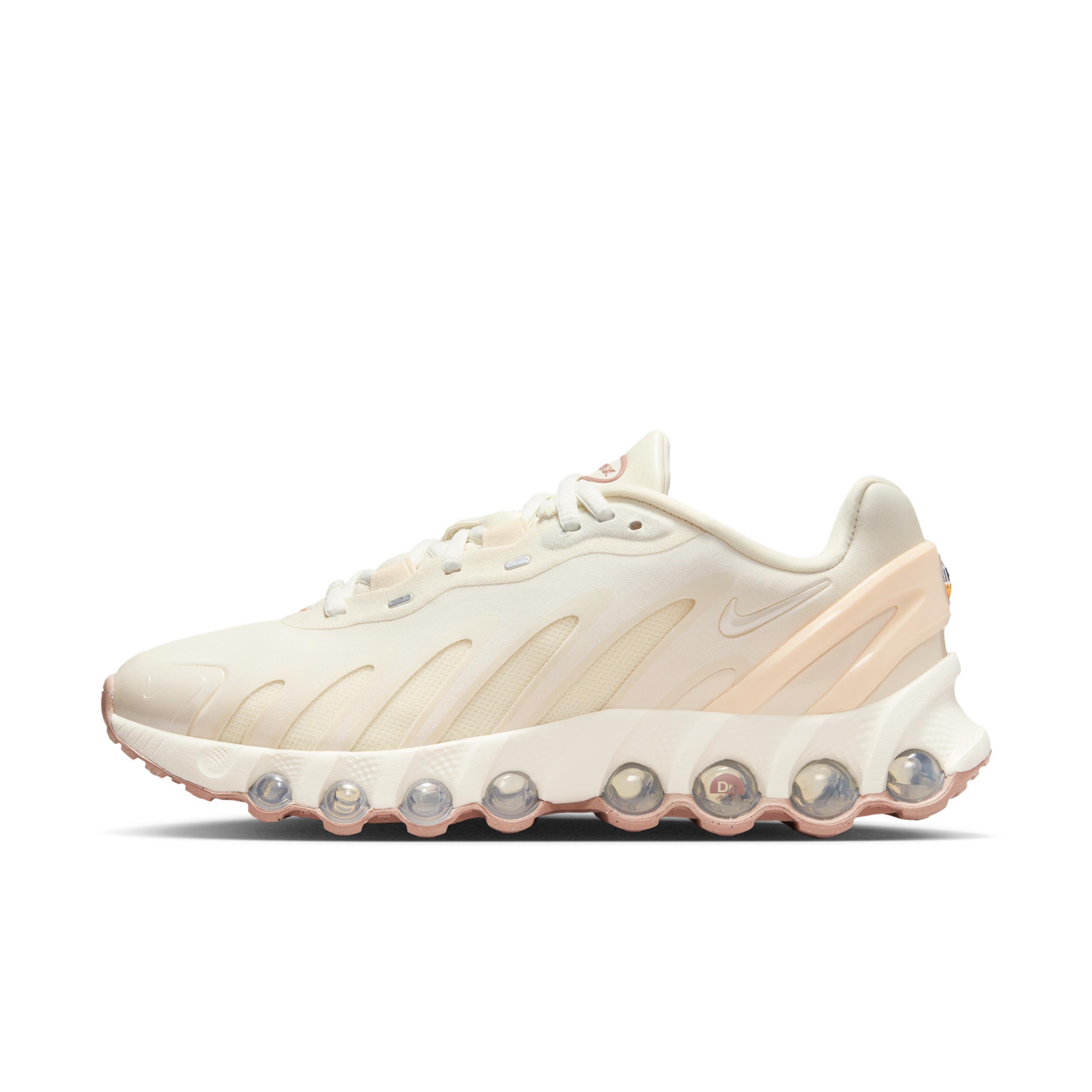 Nike Women's Air Max Dn8 Shoes Product Image