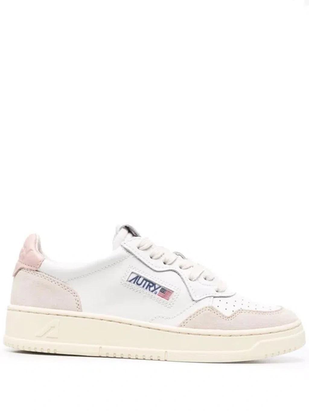 AUTRY Sneakers Medalist In White Product Image
