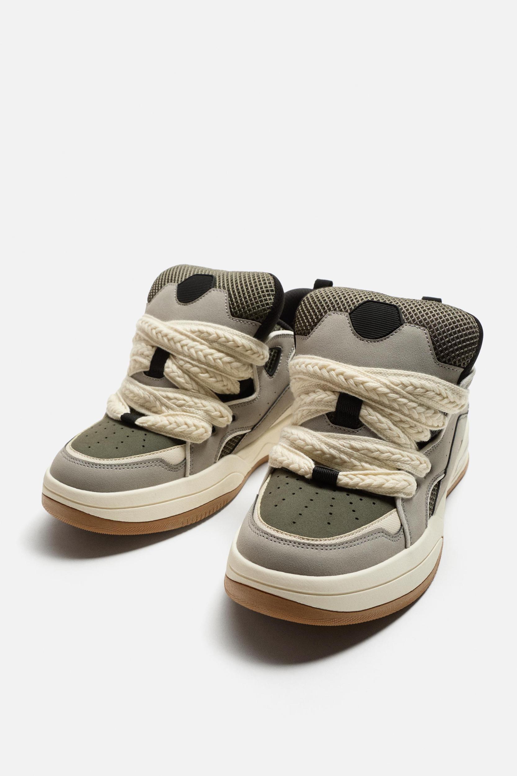 SKATE SNEAKERS Product Image