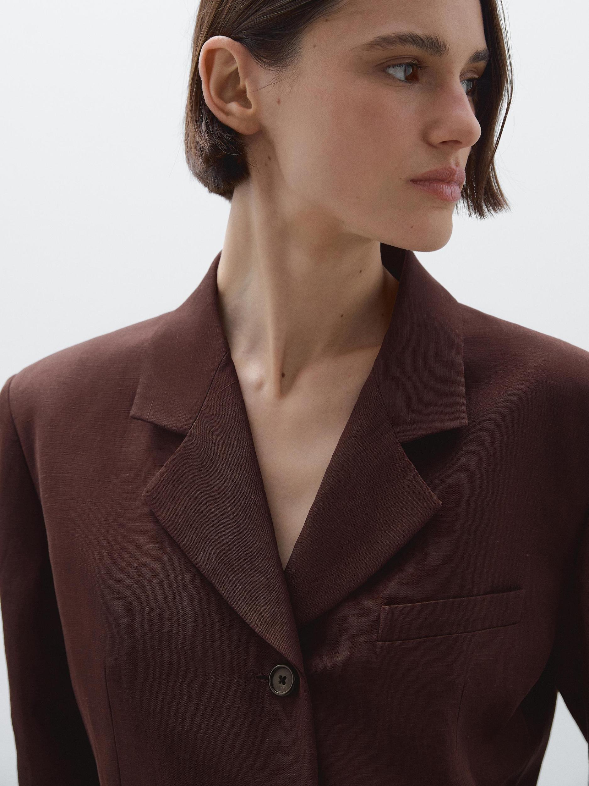 Flowing linen blend blazer Product Image
