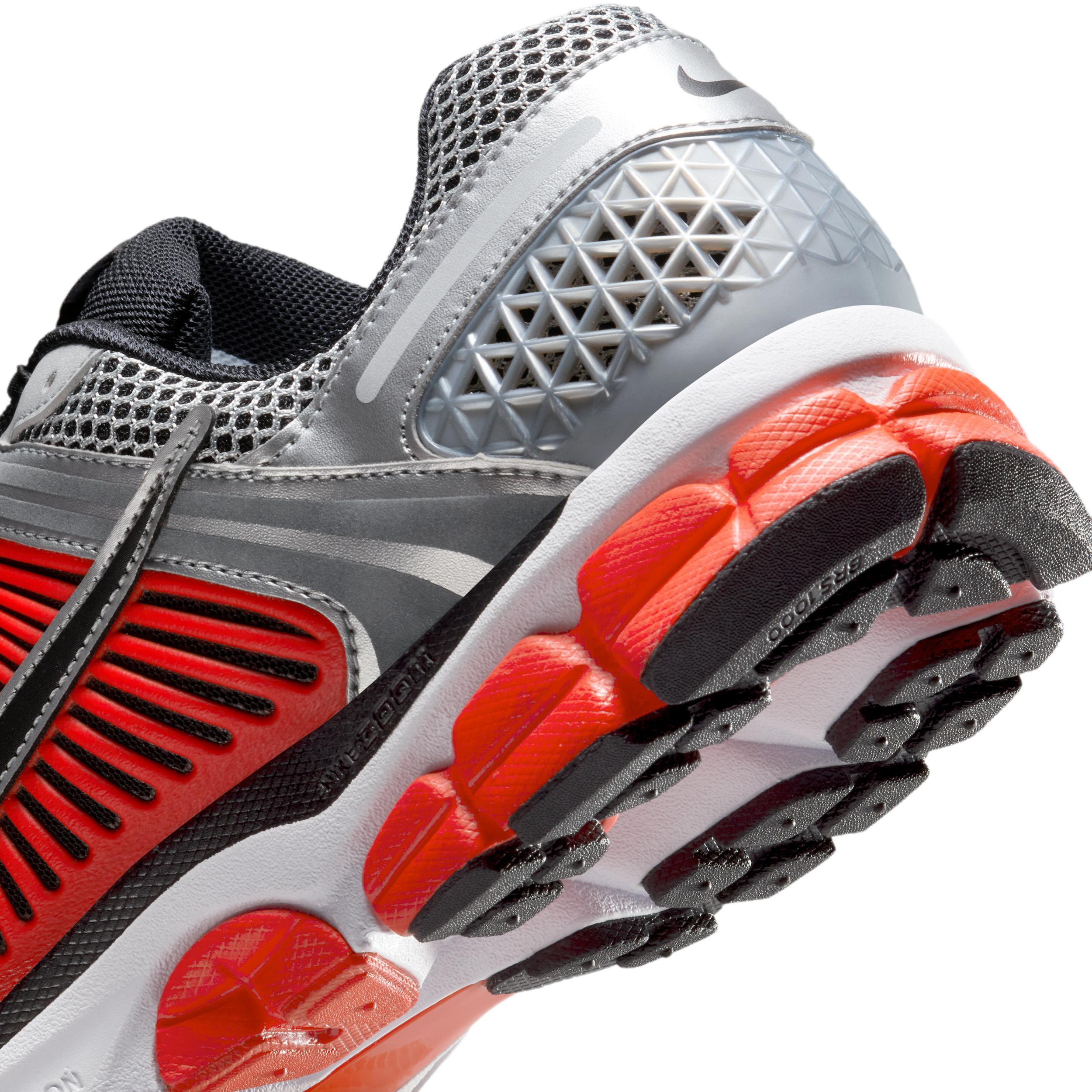 Nike Men's Zoom Vomero 5 Shoes Product Image
