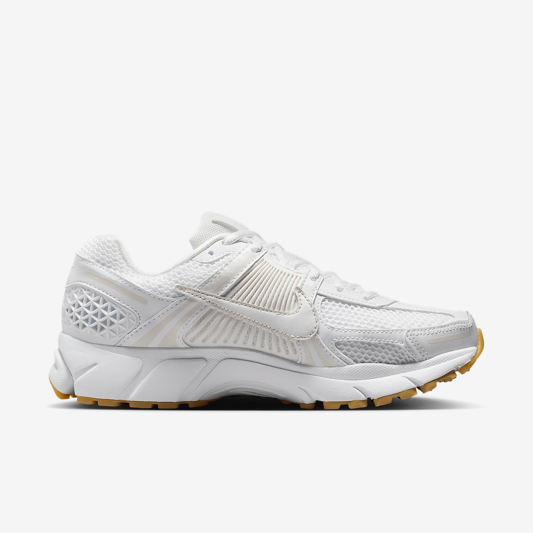 Nike Women's Zoom Vomero 5 Shoes Product Image