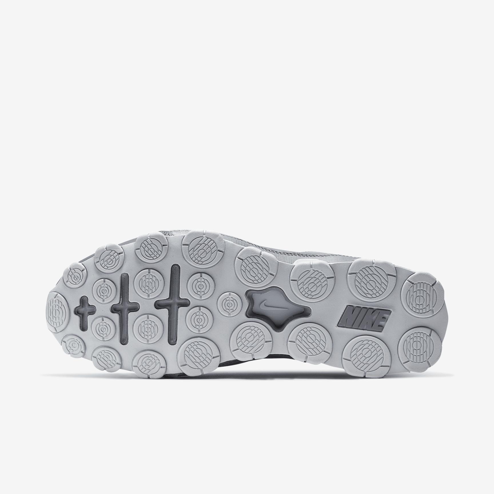 Nike Men's Reax 8 TR Workout Shoes Product Image
