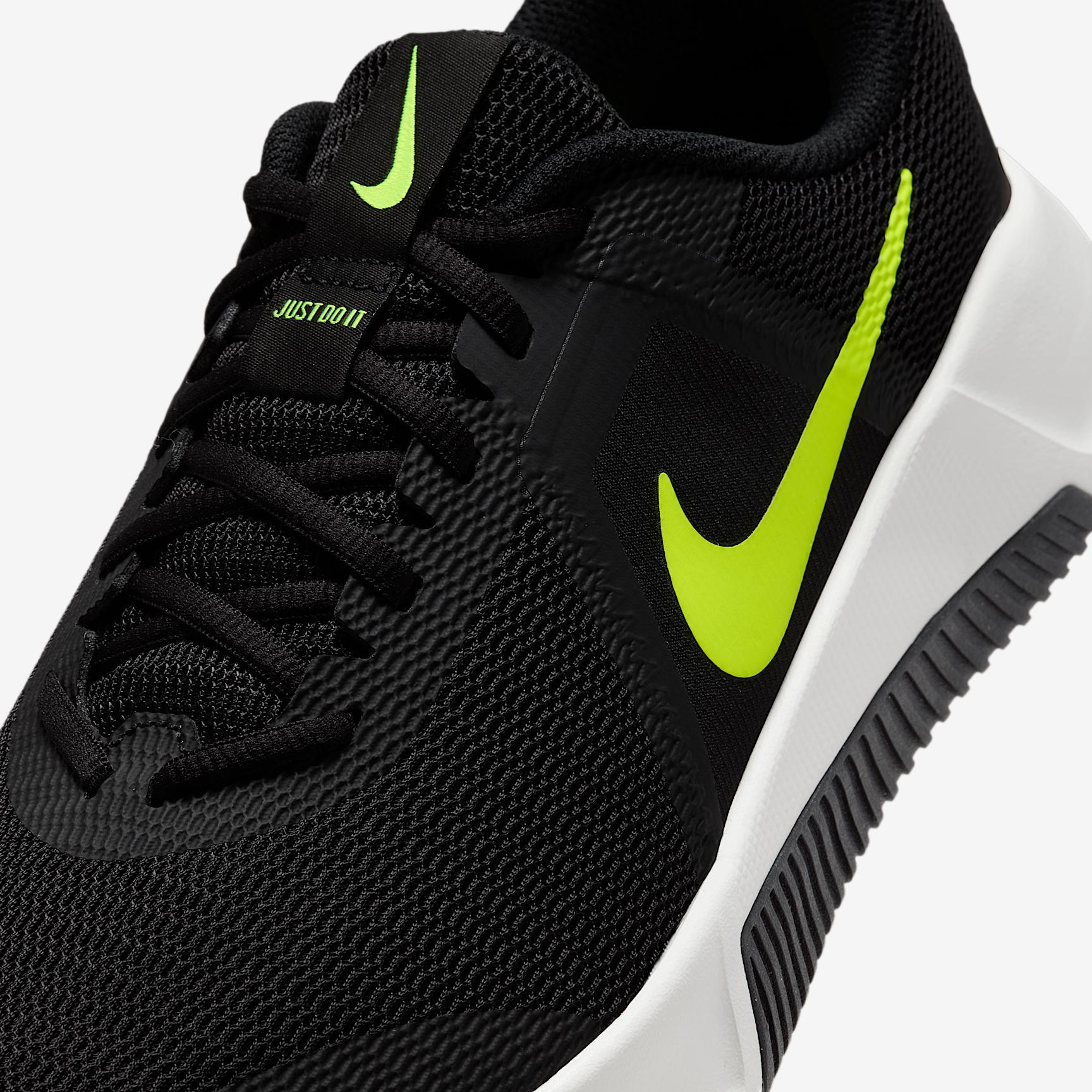 Nike Men's MC Trainer 3 Workout Shoes Product Image