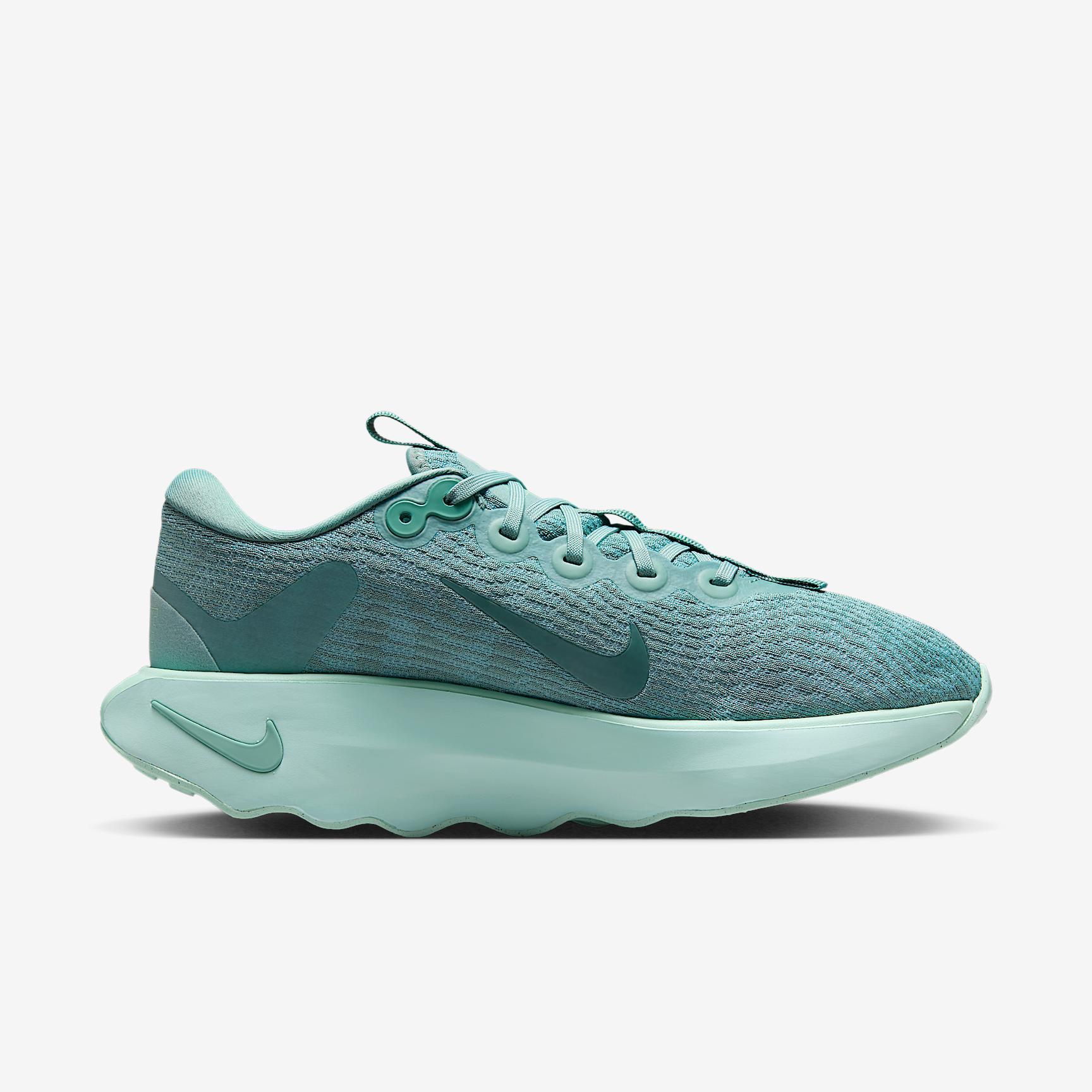 Nike Women's Motiva Walking Shoes Product Image