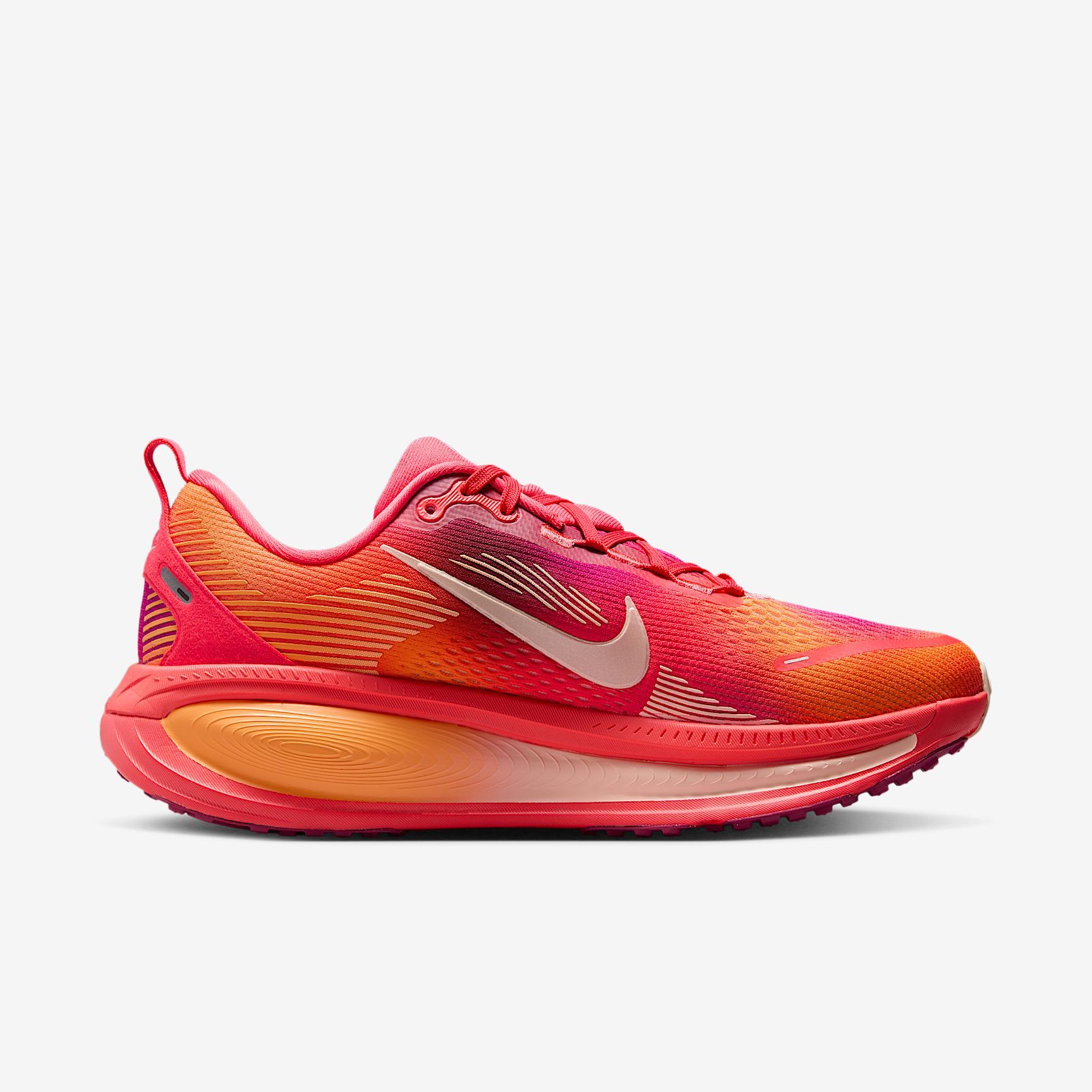 Nike Vomero 18 SE Women's Road Running Shoes Product Image