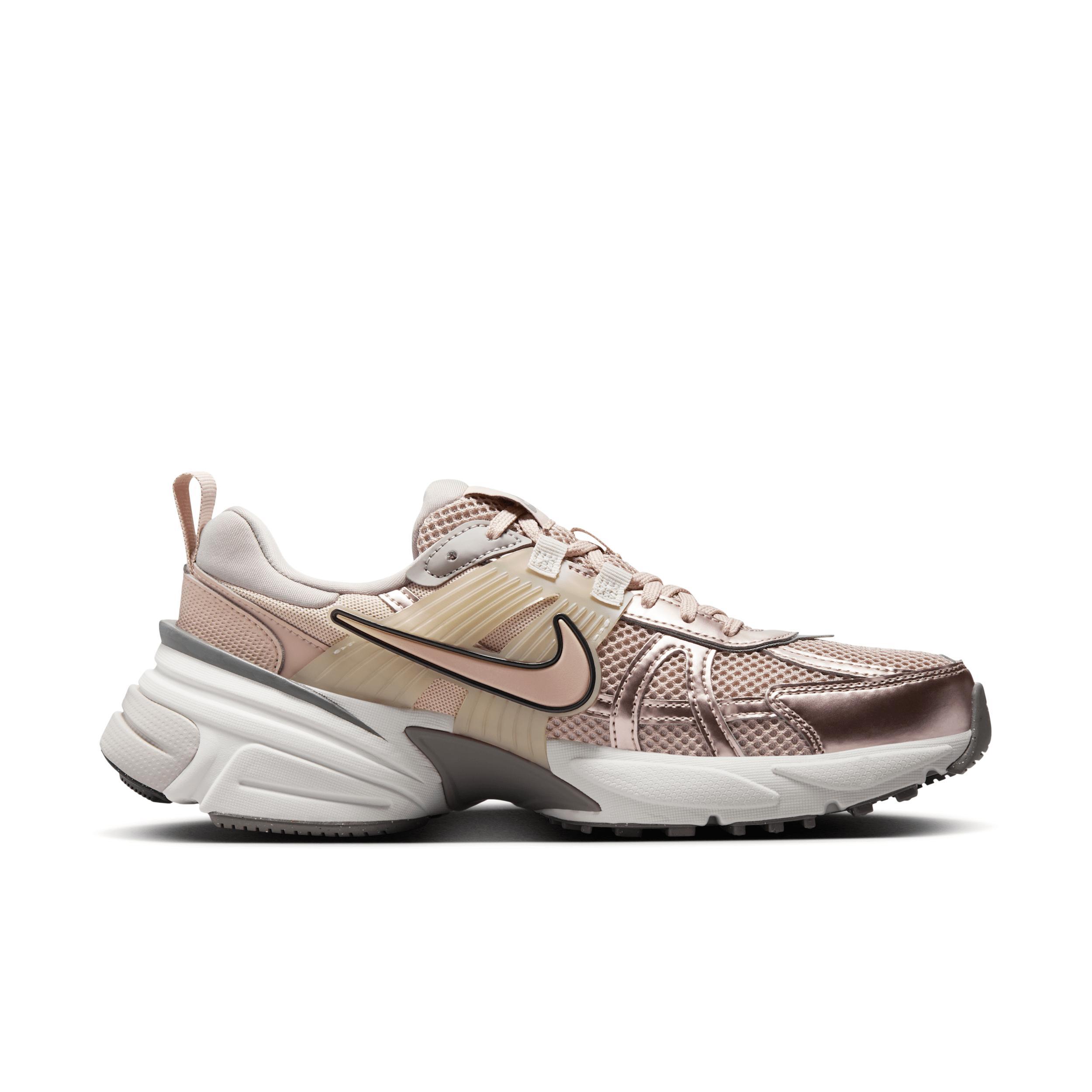 Nike Women's V2K Run Shoes Product Image