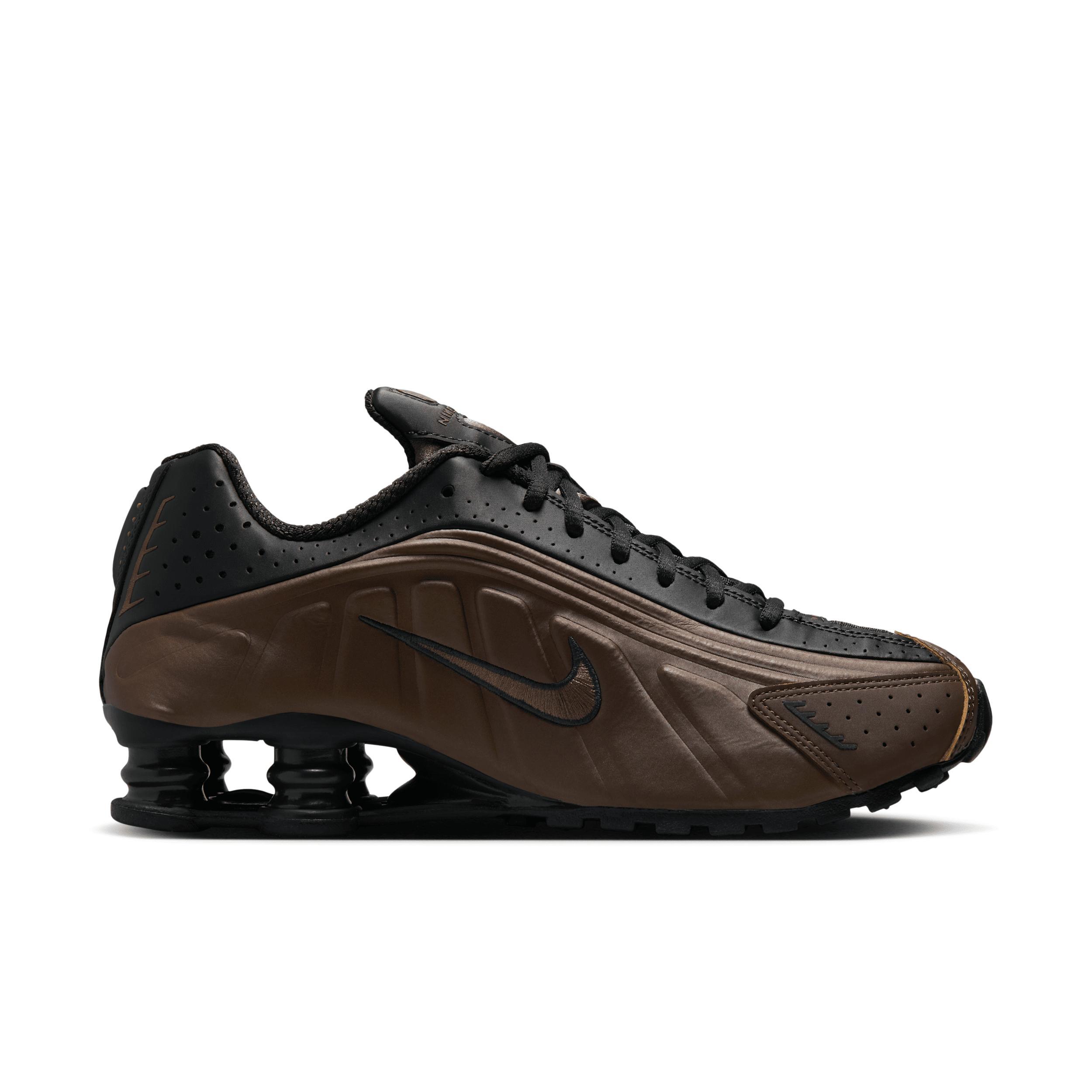 Nike Men's Shox R4 Shoes Product Image