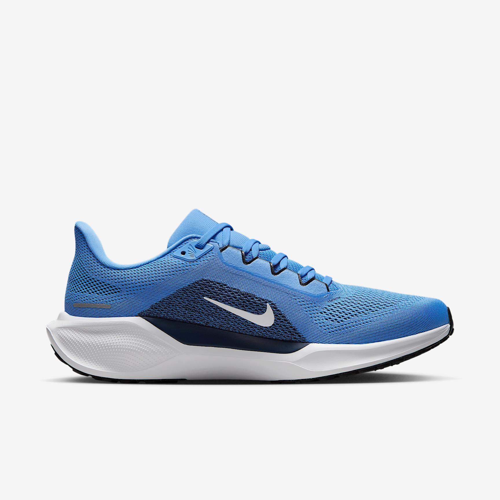 Tennessee Titans Pegasus 41 Men's Nike NFL Road Running Shoes Product Image