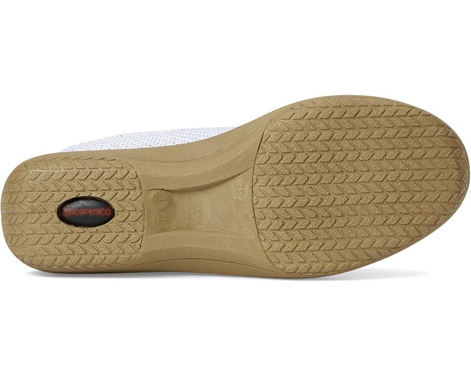 Soft 7 Sneaker Product Image