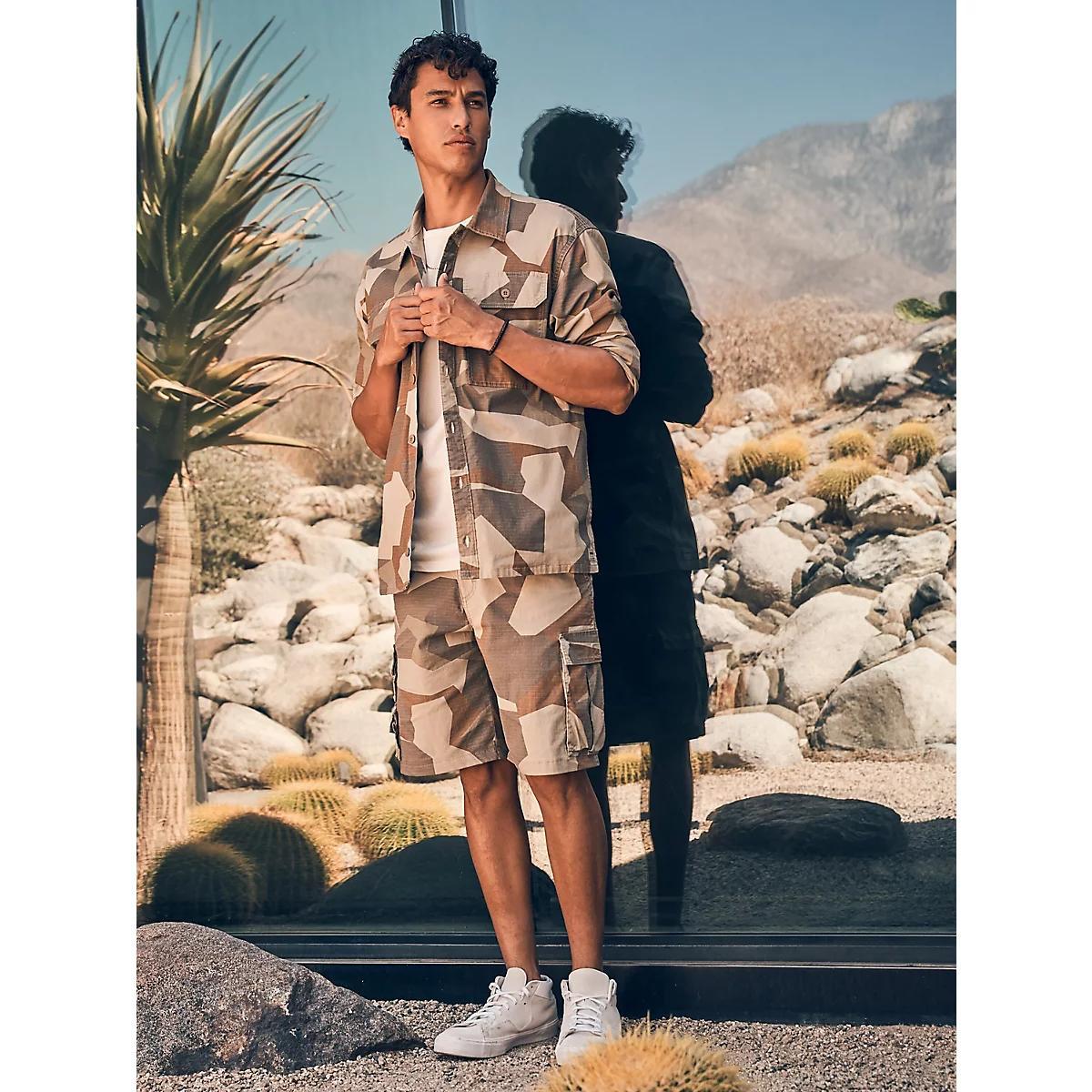 Men's Cargo Short in Pine Product Image