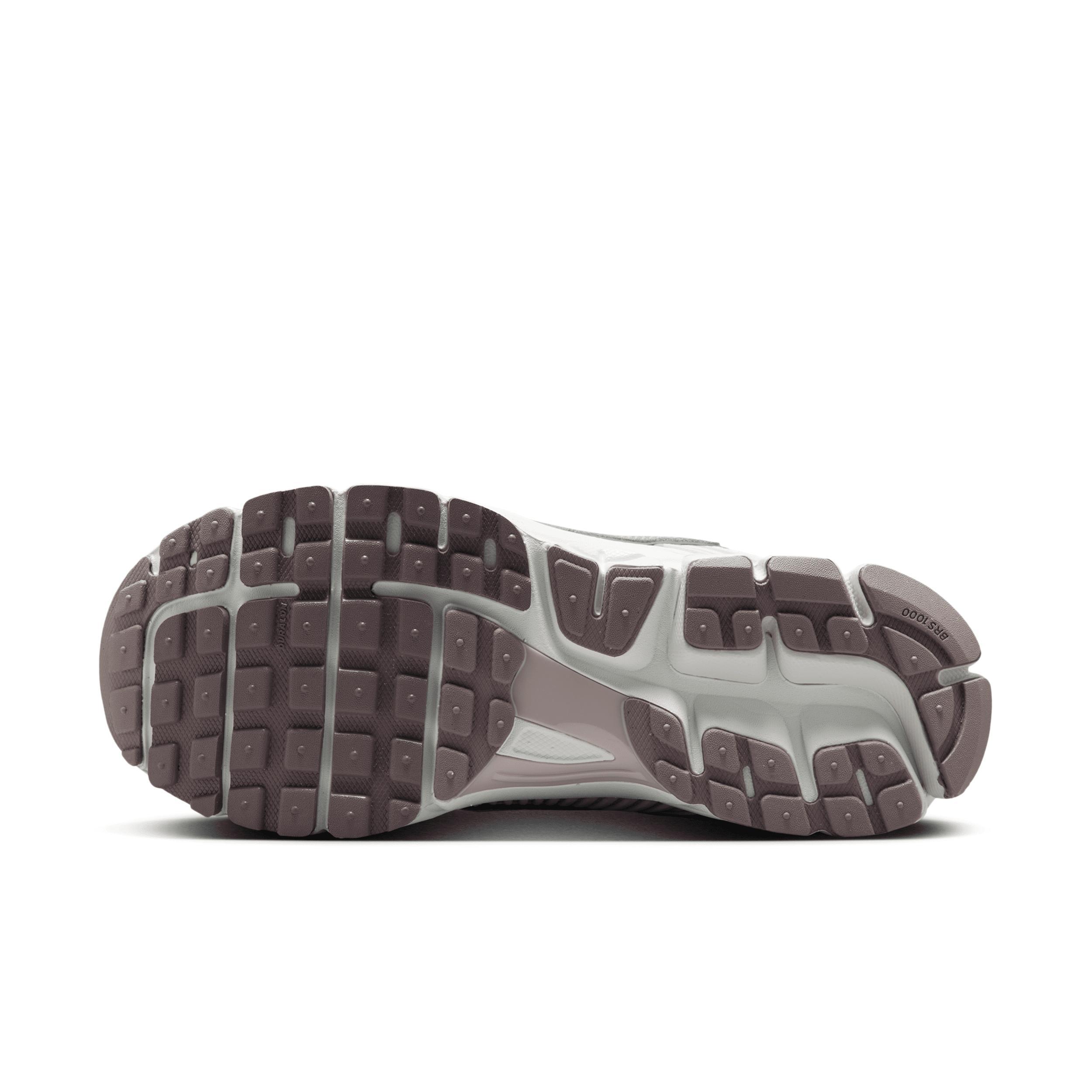 Nike Women's Zoom Vomero 5 Shoes Product Image