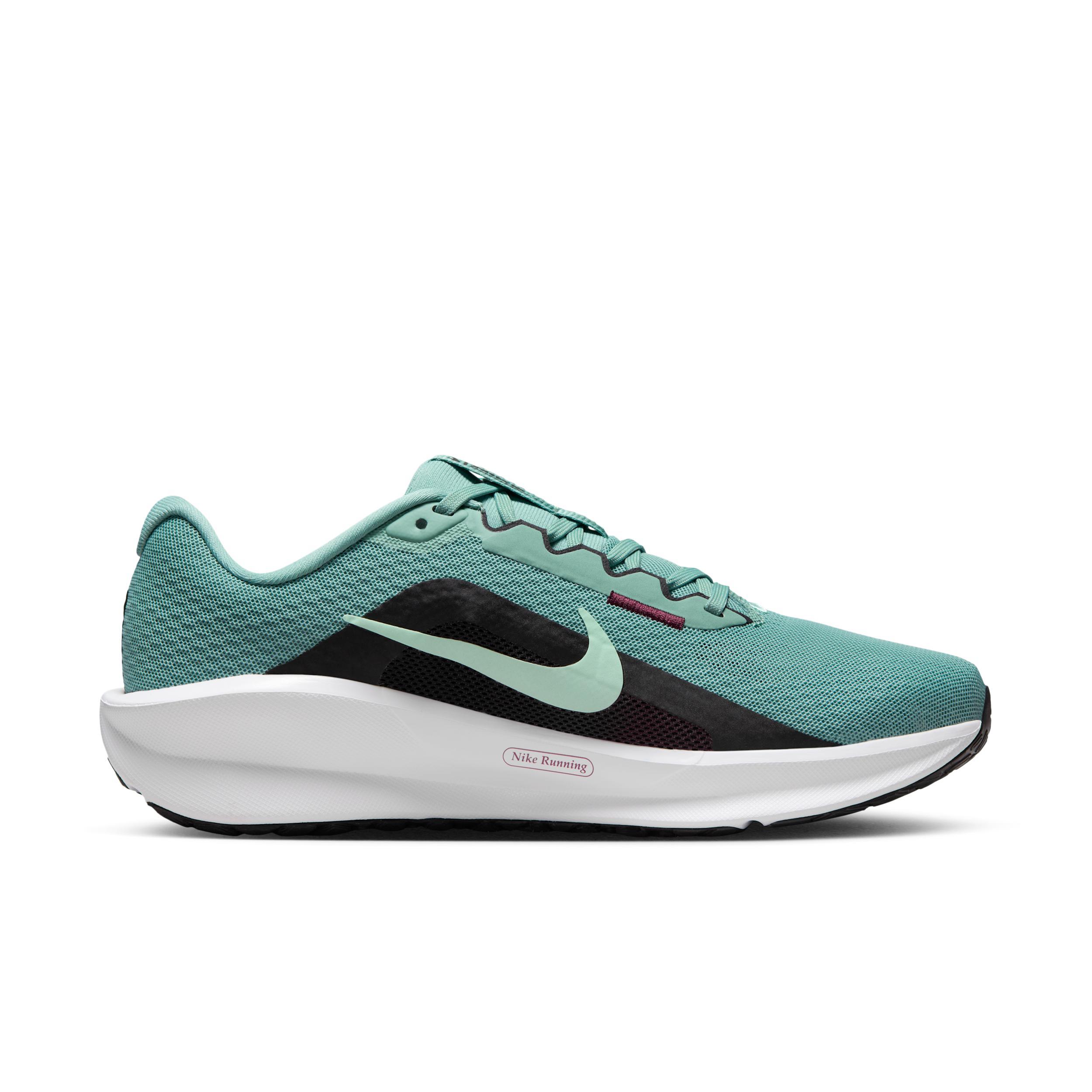 Nike Downshifter 13 Women's Road Running Shoes (Extra Wide) Product Image