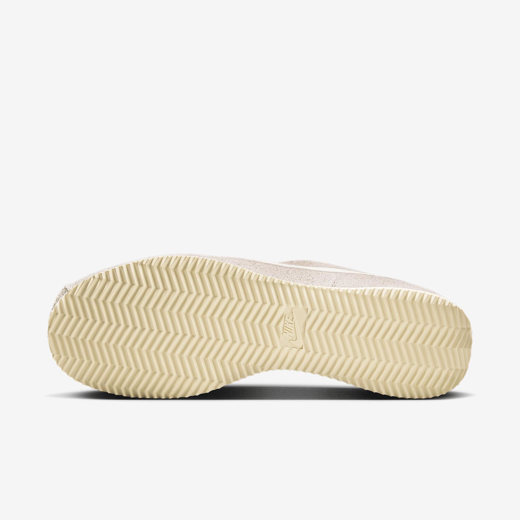 Nike Men's Cortez SE Suede Shoes Product Image