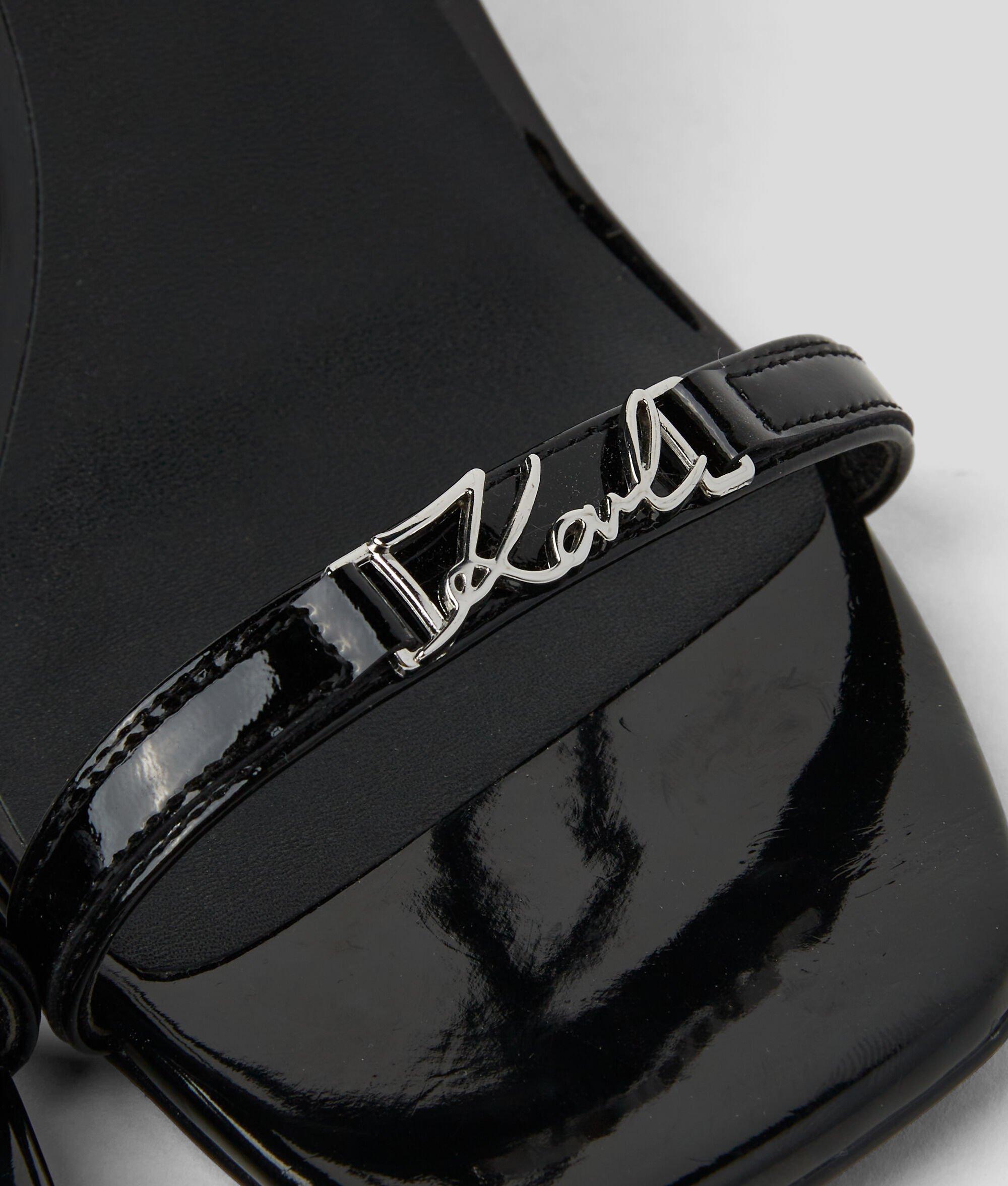SIGNATURE WAVERLY WEDGES Product Image
