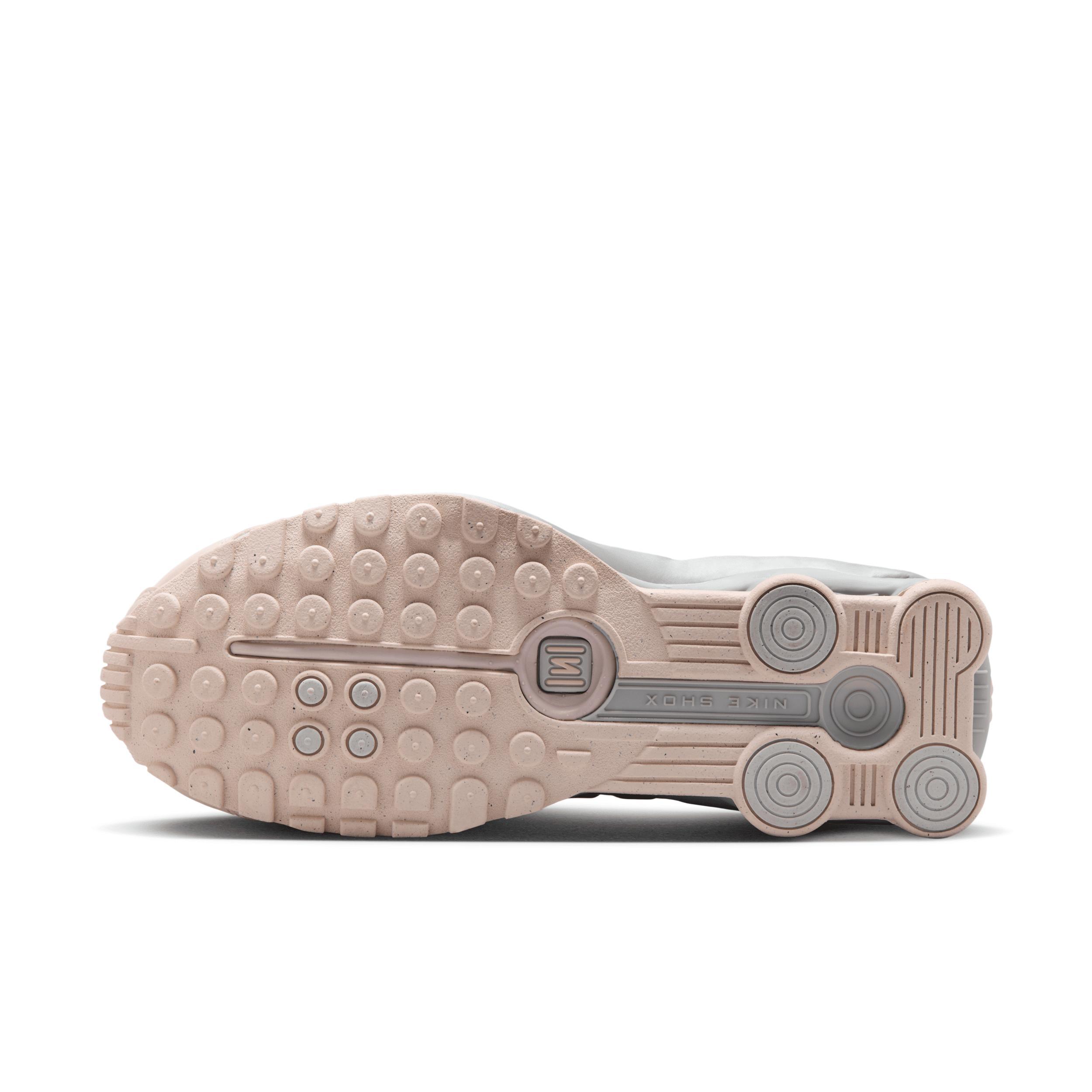 Nike Women's Shox R4 Shoes Product Image