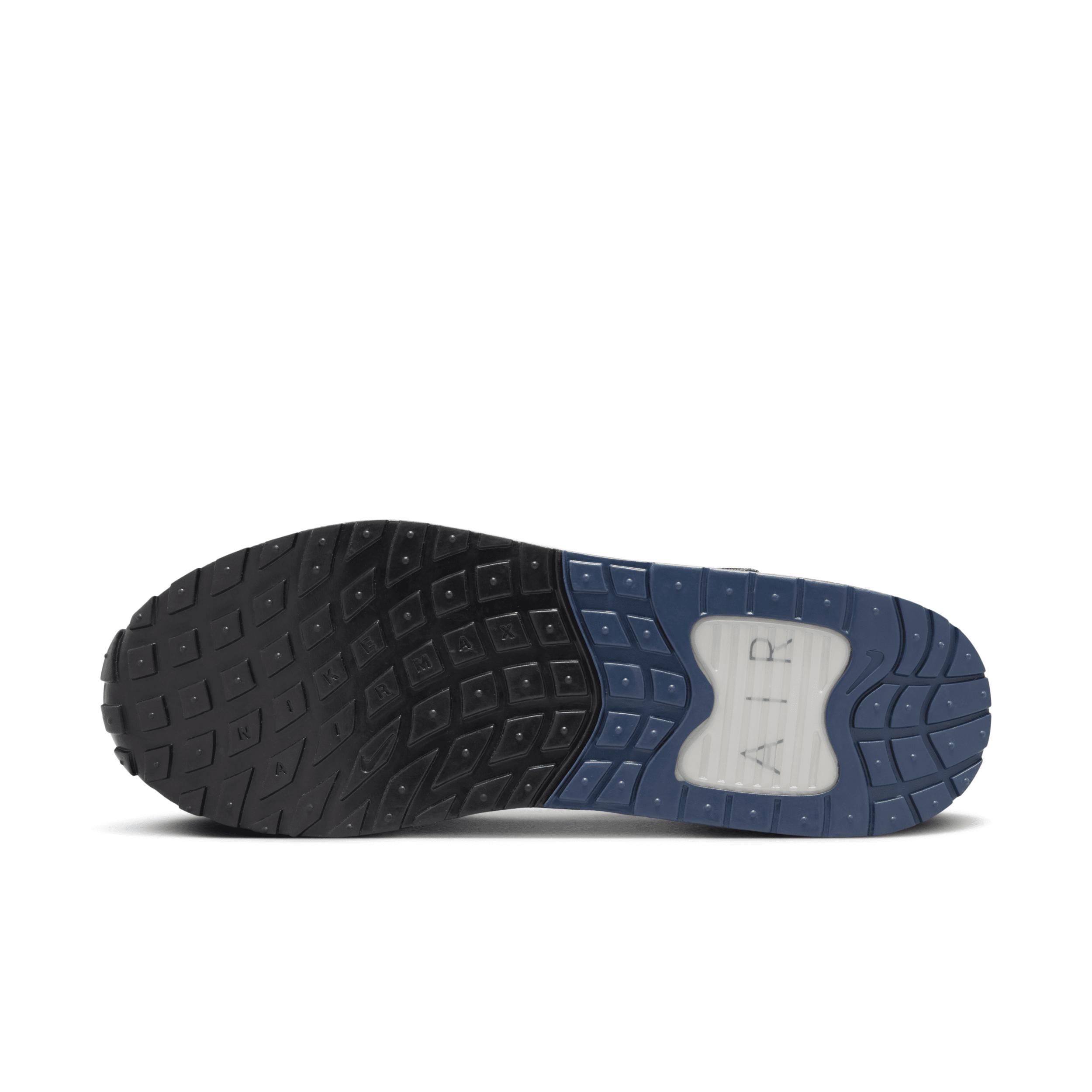 Michigan Nike Air Max Solo Men's Shoes Product Image