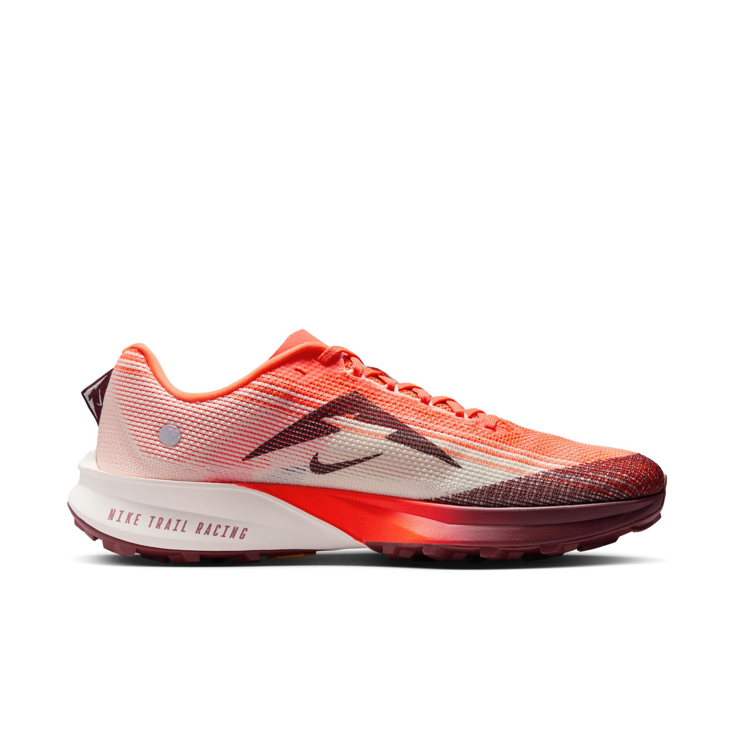 Nike Men's Kiger 10 Trail Running Shoes Product Image